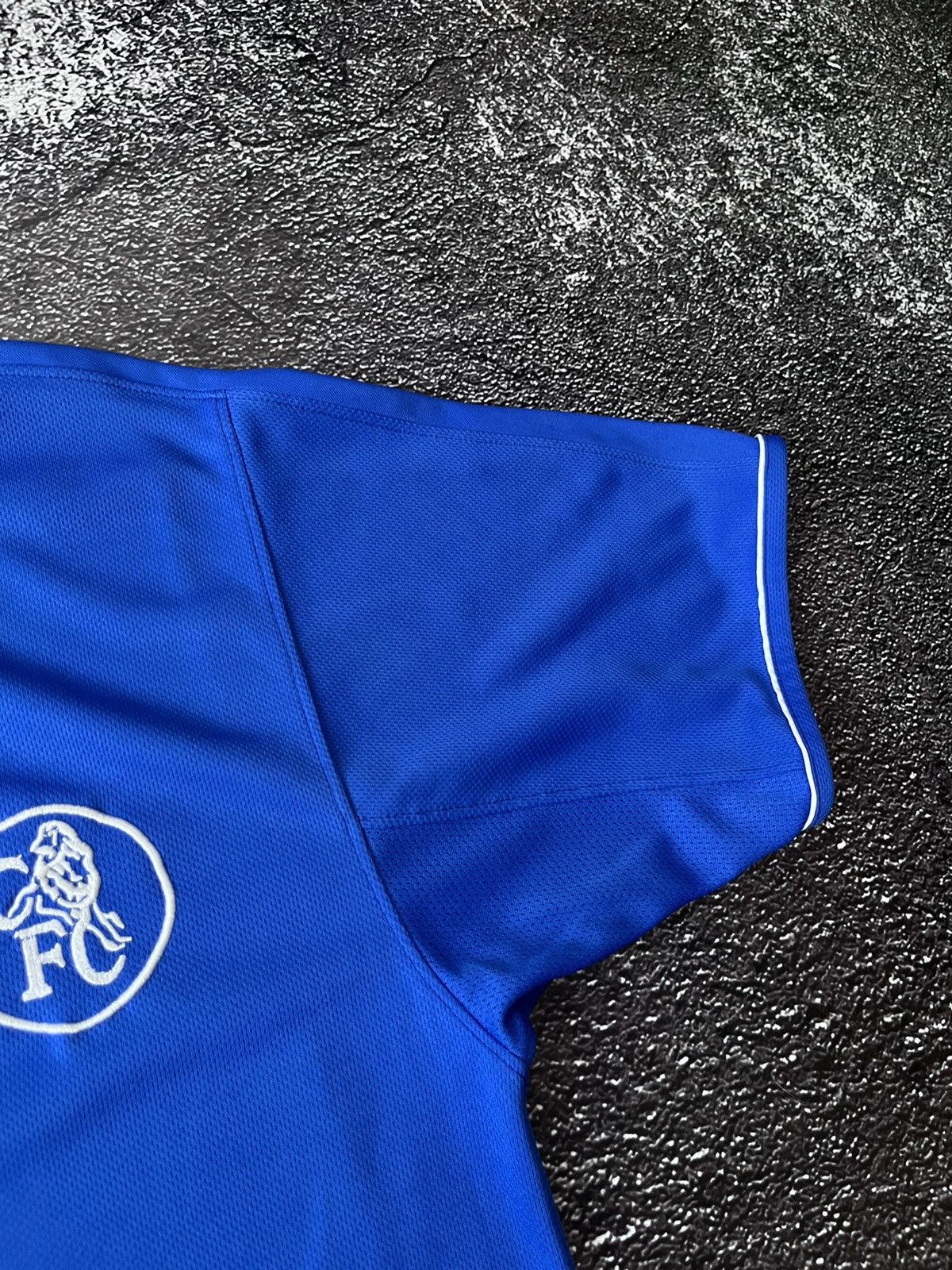 Umbro CHELSEA UMBRO 2003/2004 FOOTBALL REISSUE JERSEY #8 LAMPARD Size US S / EU 44-46 / 1 - 6 Thumbnail