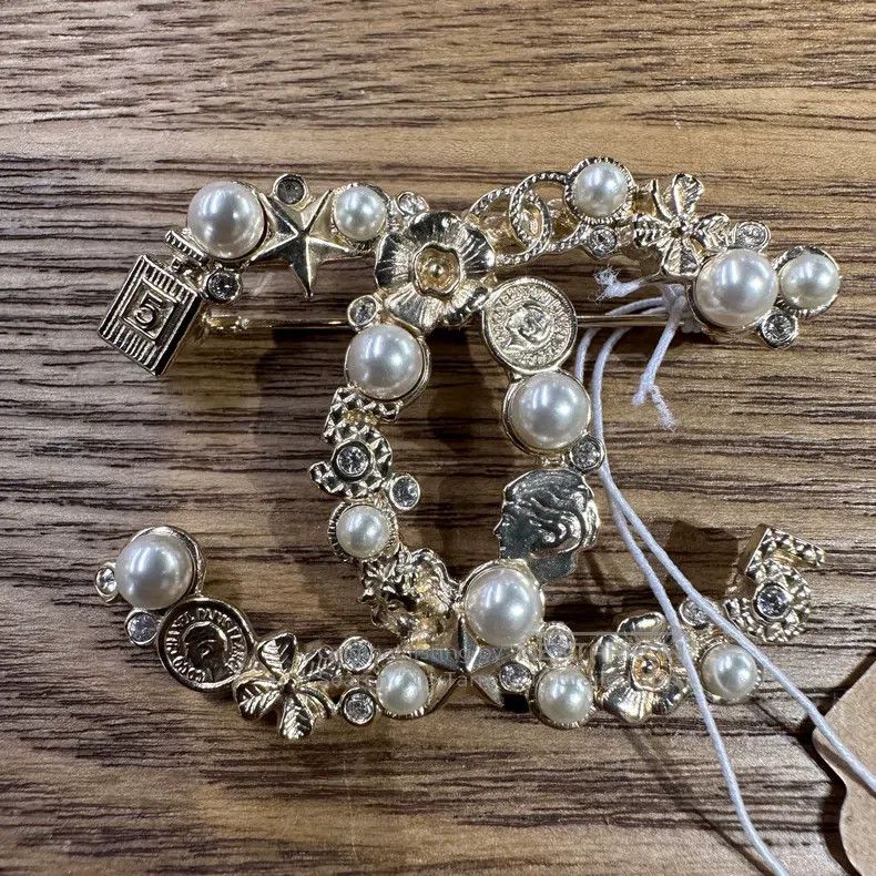 Chanel Chanel Lion-like pearl brooch Size ONE SIZE - 4 Thumbnail