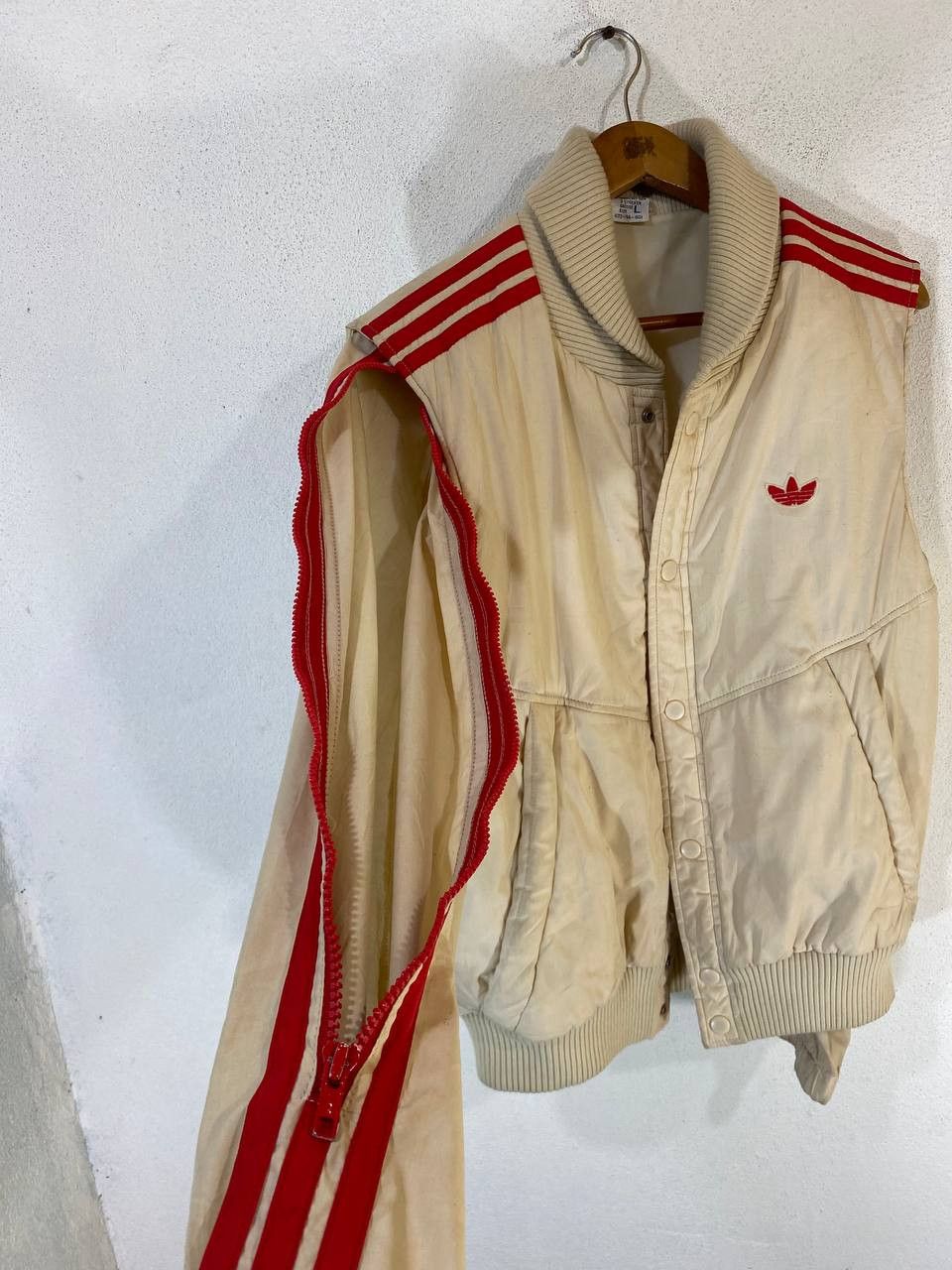 Adidas vintage adidas trefoil puffer jacket pull in sleeves Size US L / EU 52-54 / 3 - 13 Thumbnail