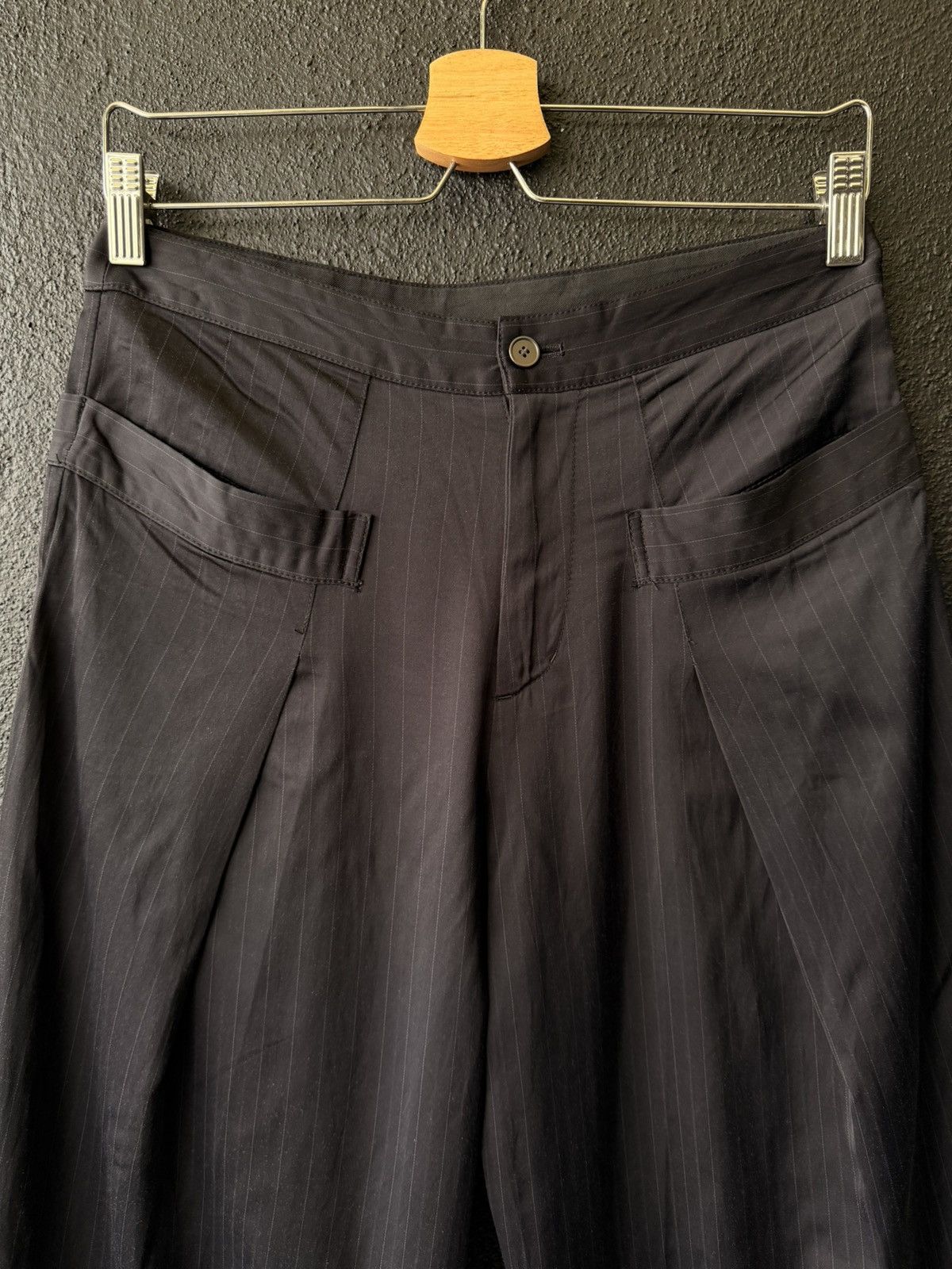 Yohji Yamamoto Yohji Style HIROKO KOSHINO Pinstripe Tapered Wide Pleat pant Size US 29 - 6 Thumbnail