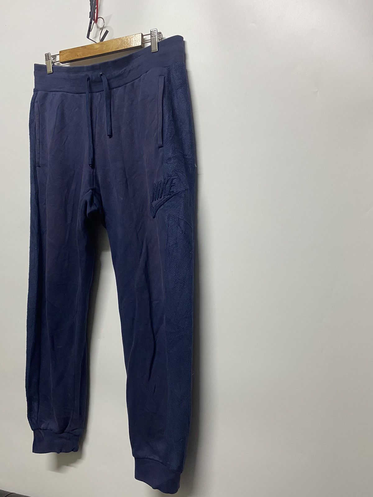 Nike Nike Jogger Pants Sportswear Embossed Logo Training Size US 30 / EU 46 - 7 Thumbnail