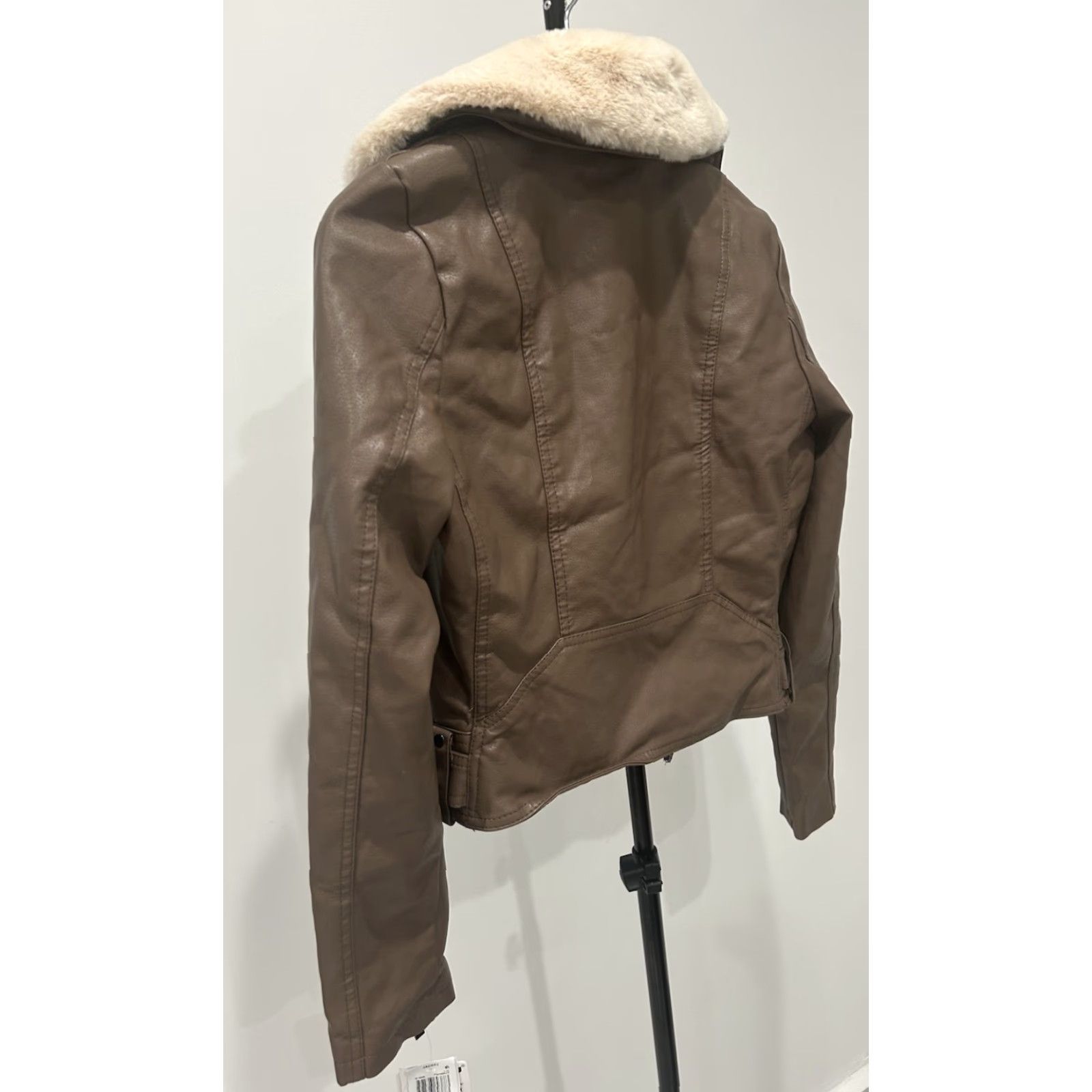 Vintage NEW JouJou Pilot Brown Vegan Leather Faux Fur Motorcycle Jacket S Women Biker Short Zip Lined Buckle Zipper Regular Fit | Fall Spring Winter Size S / US 4 / IT 40 - 4 Thumbnail
