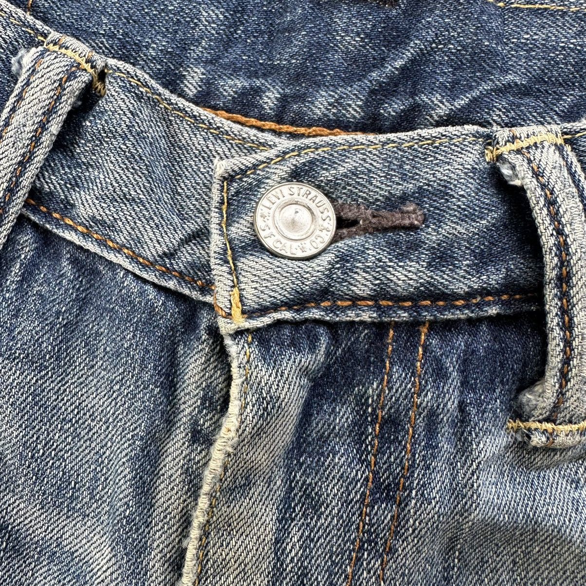Japanese Brand Vintage Levi’s 505 Faded Distressed Denim Jean Pant W30 Size US 30 / EU 46 - 4 Thumbnail