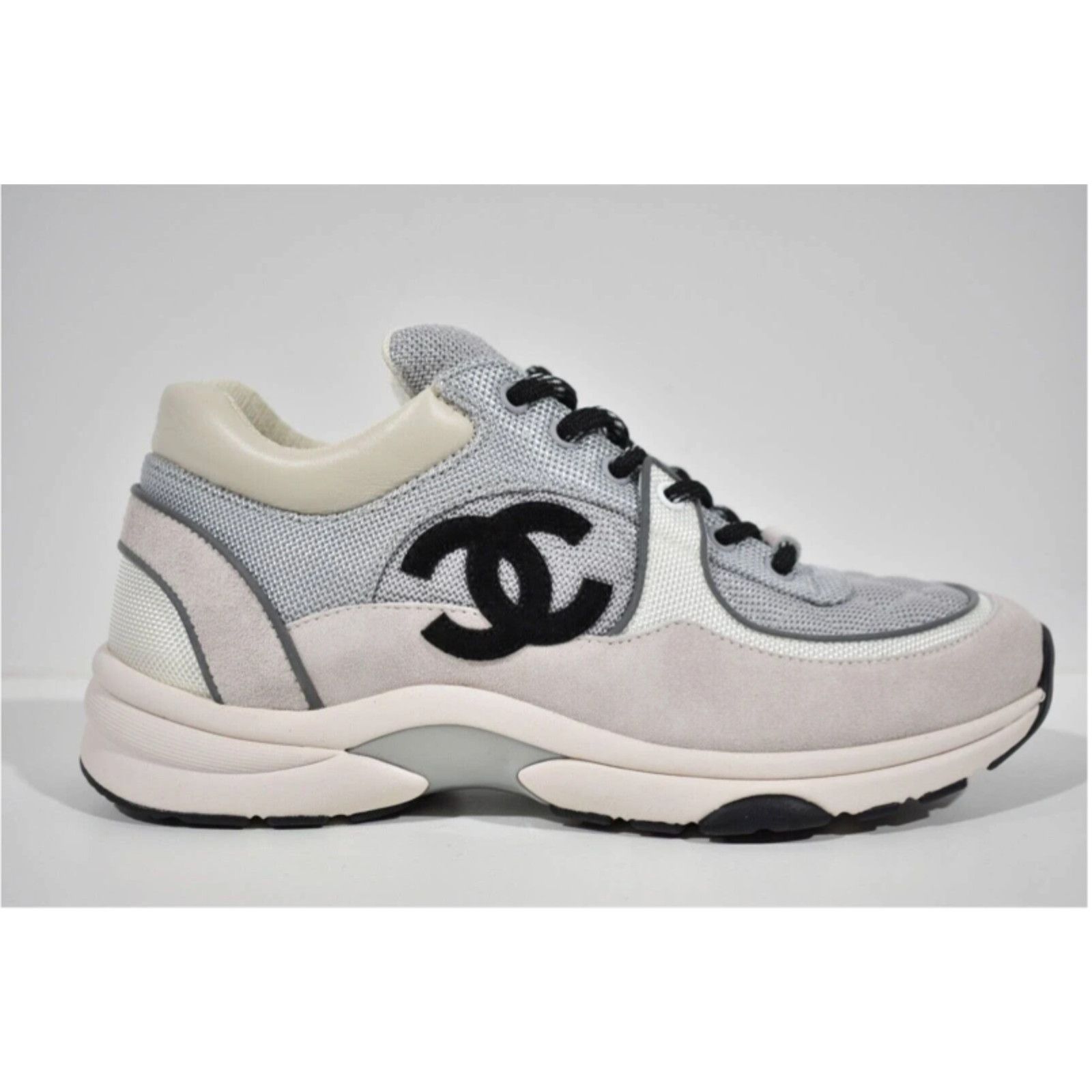 Chanel 21B Suede CC Logo Tie Flat Runner Trainer Sneaker 38.5 Size US 8.5 / IT 38.5 - 2 Thumbnail