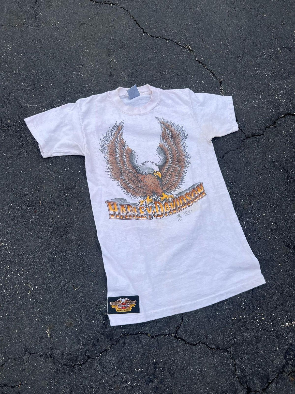 Image of Harley Davidson x Vintage 1989 Harley-Davidson 3D Emblem Vintage T-Shirt in White (Size Small)