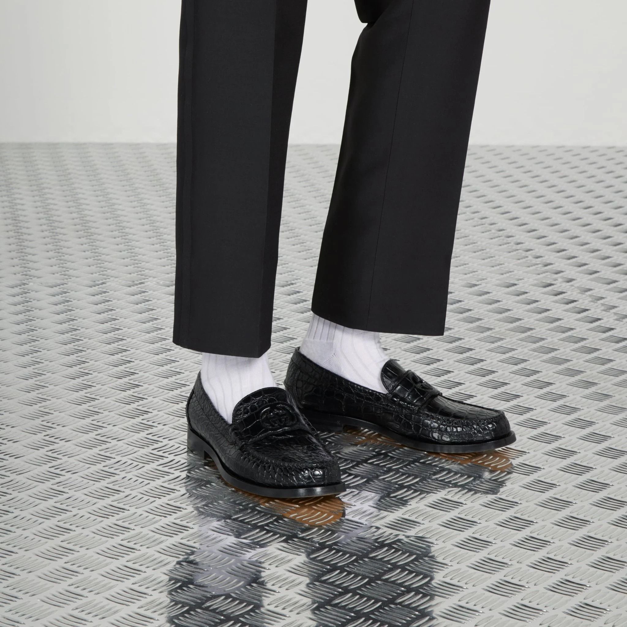 Gucci o1s1wg110425 Men's Alligator Loafers in Black Size US 12.5 / EU 45-46 - 2 Thumbnail