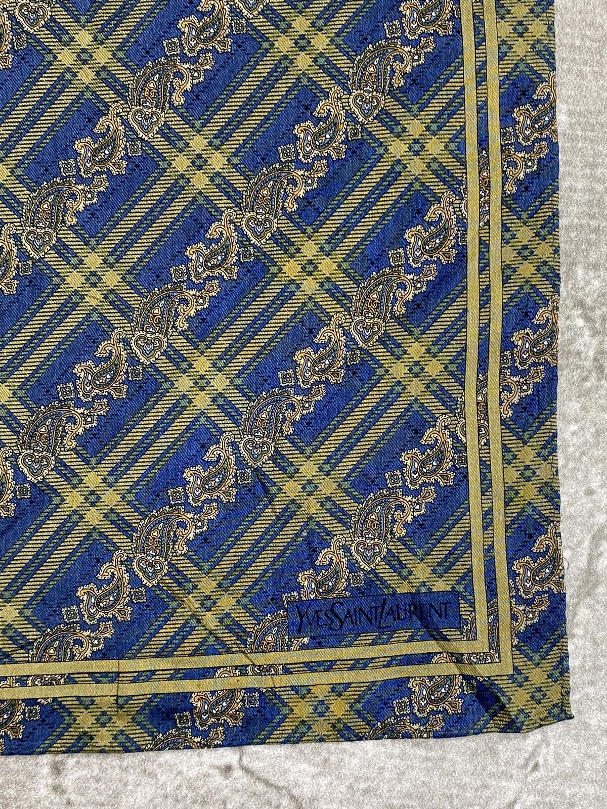 Yves Saint Laurent Yves Saint Laurent Handkerchief / Bandana / Neckerchief Size ONE SIZE - 7 Thumbnail