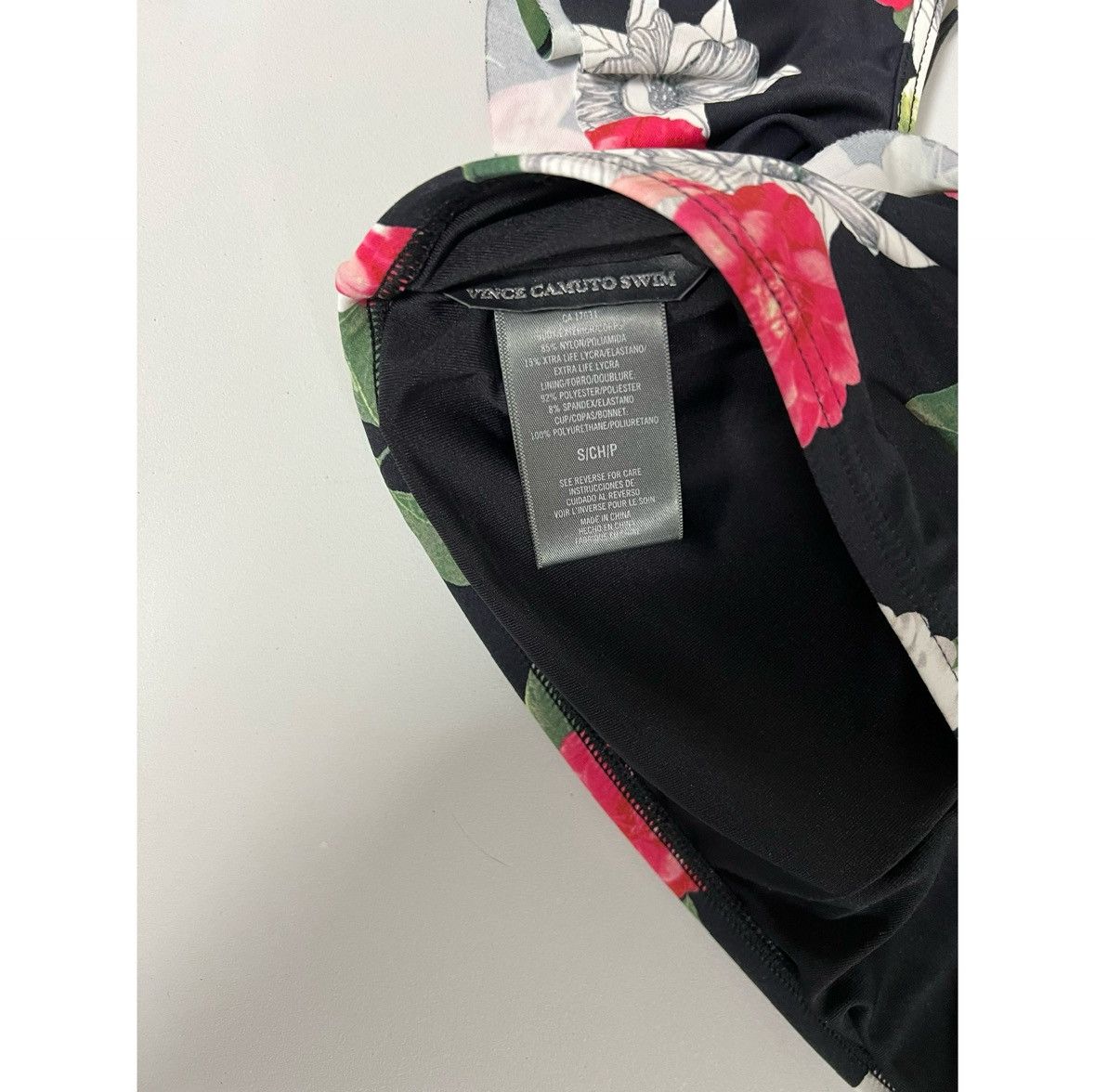 Vince Camuto Off-the-Shoulder Floral Ruffle Bikini Top Swimwear Size S 🌹✨ Size S / US 4 / IT 40 - 6 Thumbnail