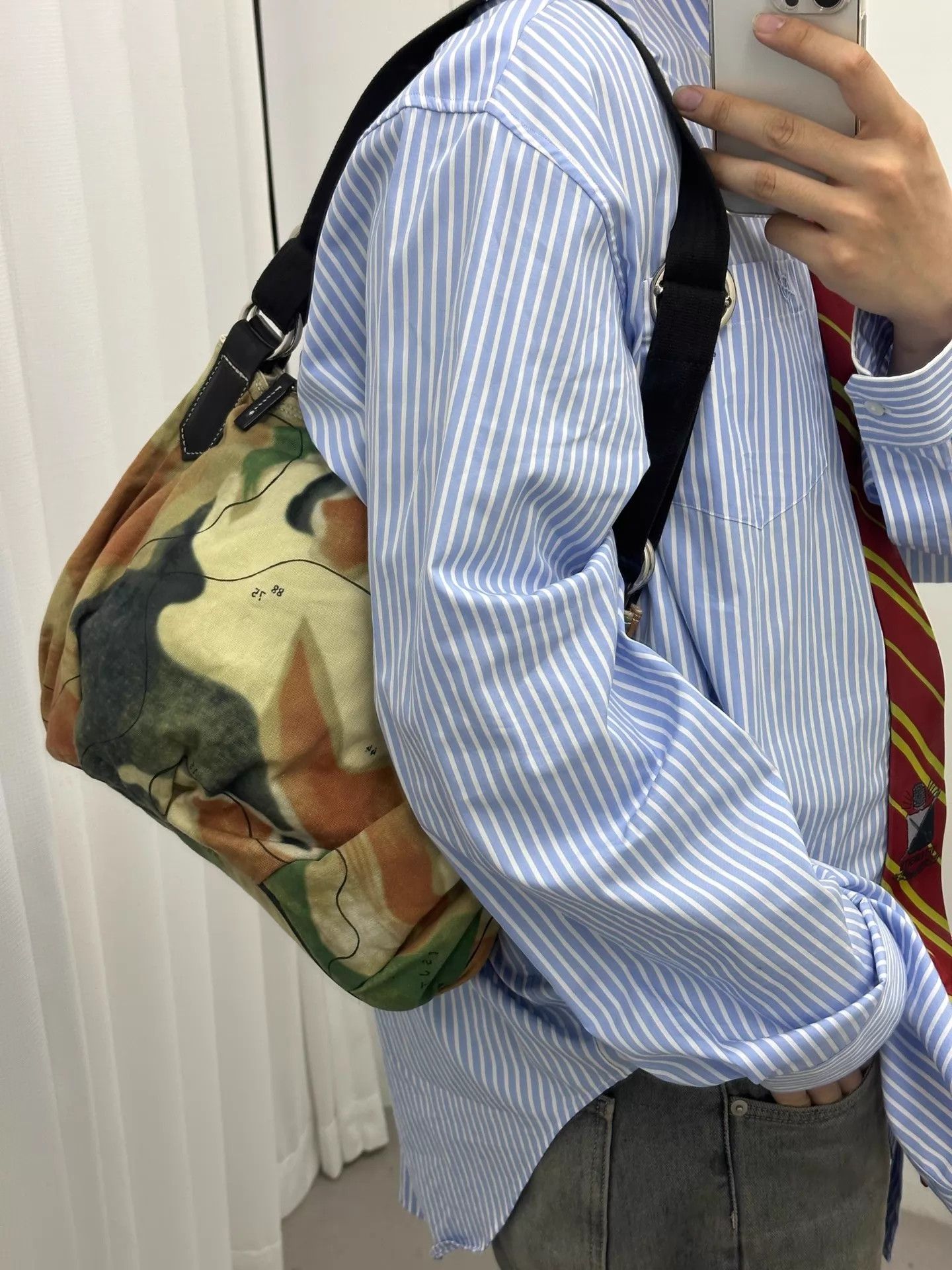 Yohji Yamamoto Yohji Yamamoto Nude Blood Map Armpit Bag Size ONE SIZE - 7 Thumbnail