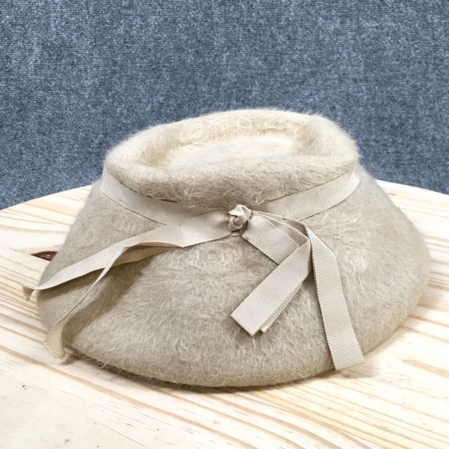 Vintage Betmar Bucket Hat Womens One Size Beige Fur Classic Vintage Retro Chic Casual Hat Size ONE SIZE - 6 Thumbnail
