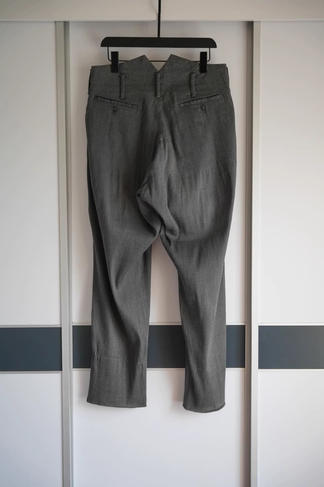 Yohji Yamamoto Yohji Yamamoto 11ss Fishtail trousers with grey stripes Size US 30 / EU 46 - 2 Thumbnail