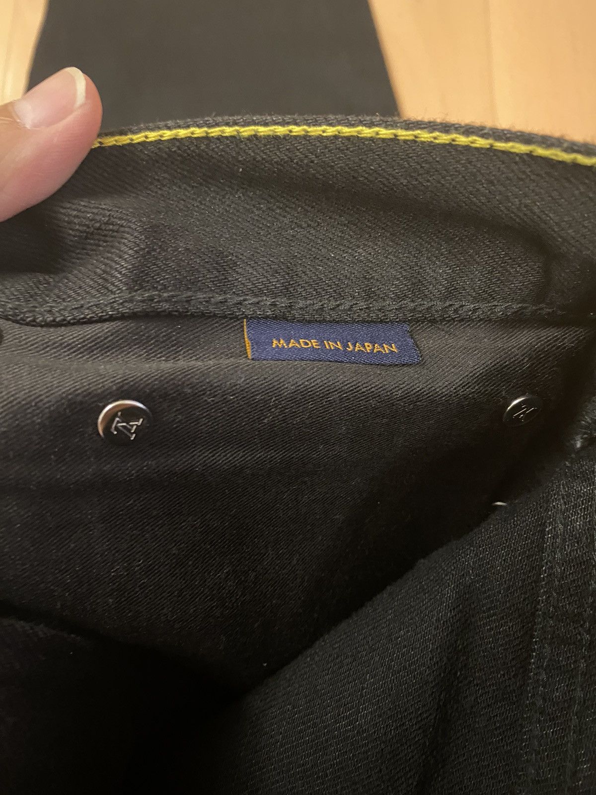 Louis Vuitton Louis Vuitton black regular denim jeans 31 Size US 31 - 8 Thumbnail