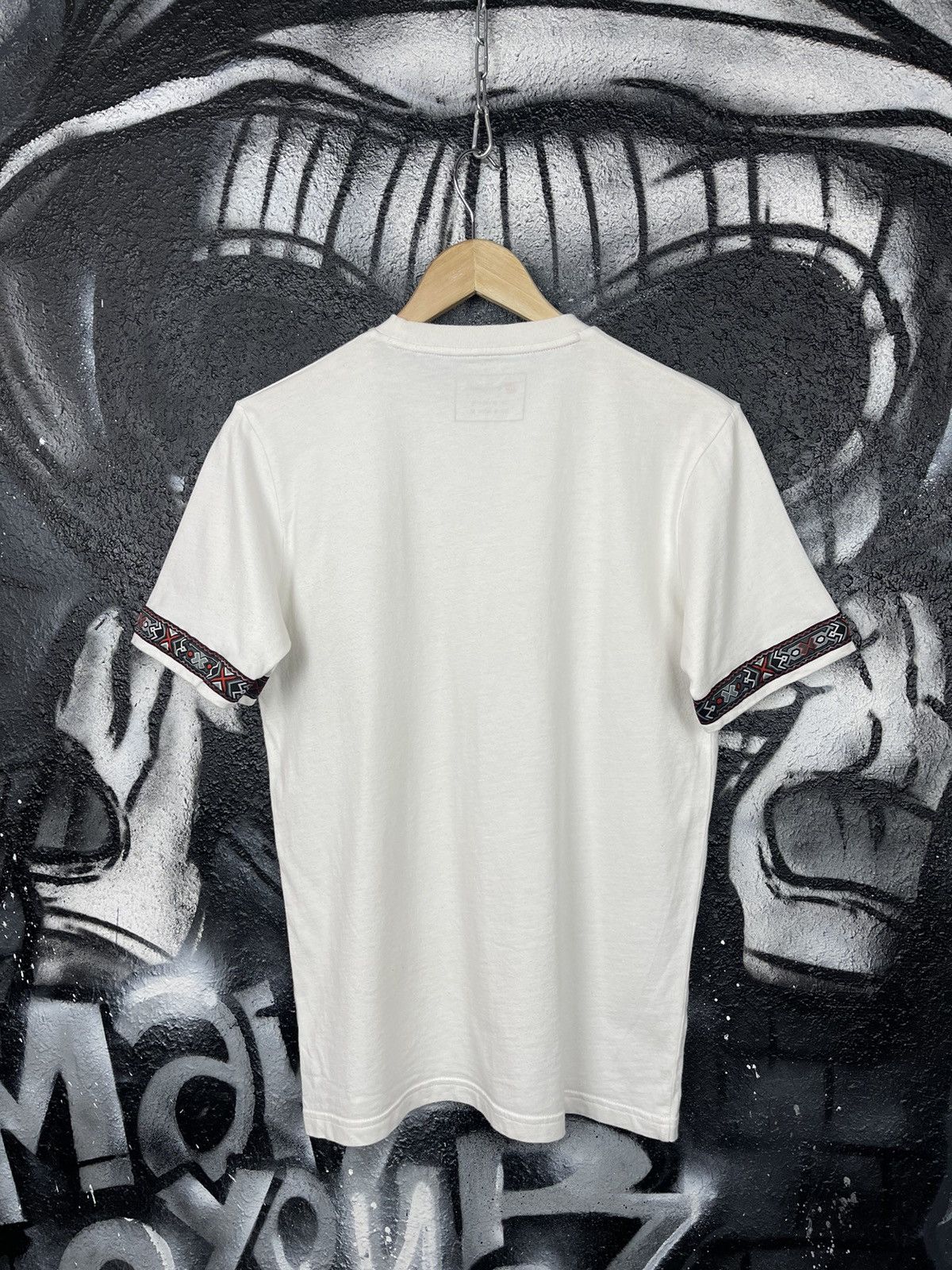 Berghaus Berghaus White Ornaments T-Shirt Men’s Size Small Size US S / EU 44-46 / 1 - 6 Thumbnail
