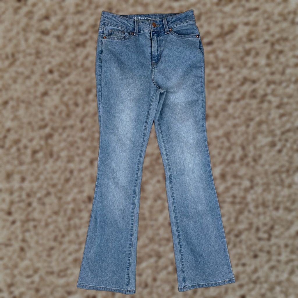 Vintage No Boundaries Jeans Juniors 3 Blue Denim Flared Light Wash Cotton 27x30 Stretch 5-Pocket Size 26" / US 2 / IT 38 - 1 Thumbnail