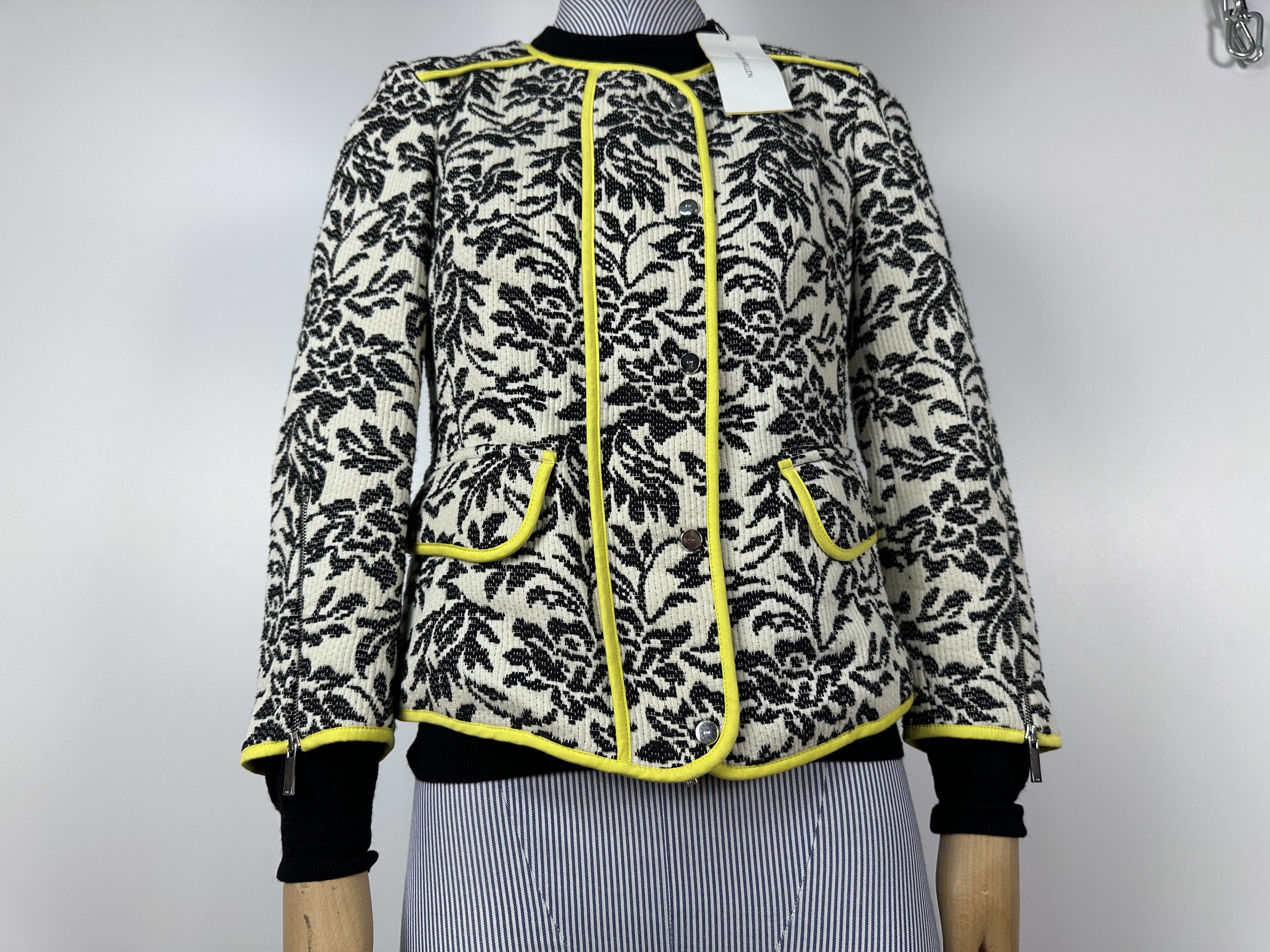 Grailed × Karen Millen Ladies Karen Millen Black White Floral Boucle Jacket UK6 Size XS / US 0-2 / IT 36-38 - 4 Thumbnail