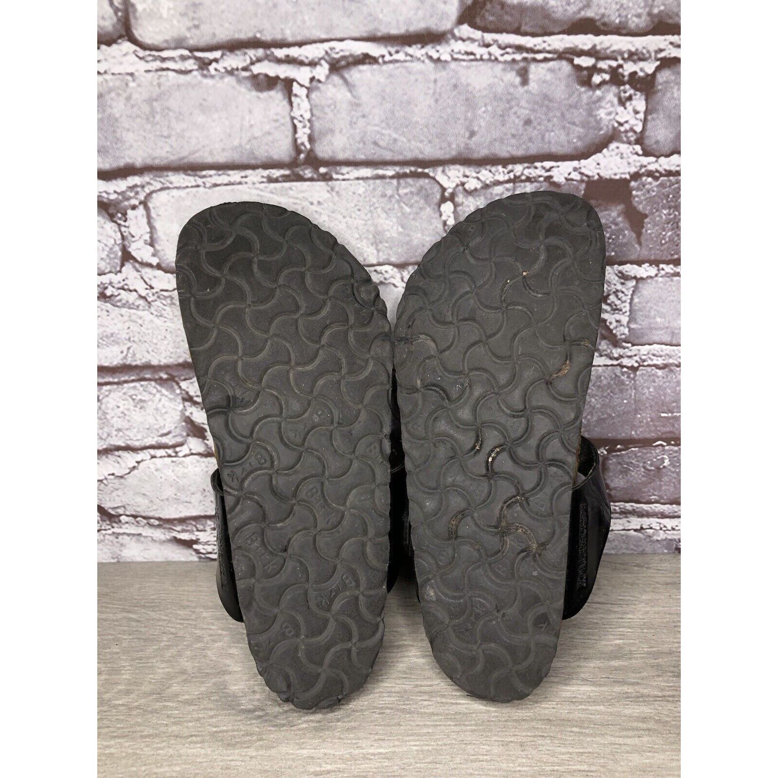 Birkenstock Birkenstock Gizeh Black Patent Leather Cork Strap Sandals Wo Size US 6.5 / IT 36.5 - 11 Thumbnail