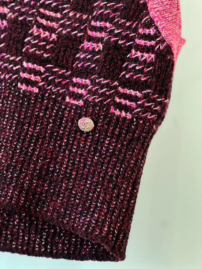 Chanel Chanel Rose-red plaid V-neck cashmere knitted vest Size XS / US 0-2 / IT 36-38 - 3 Thumbnail