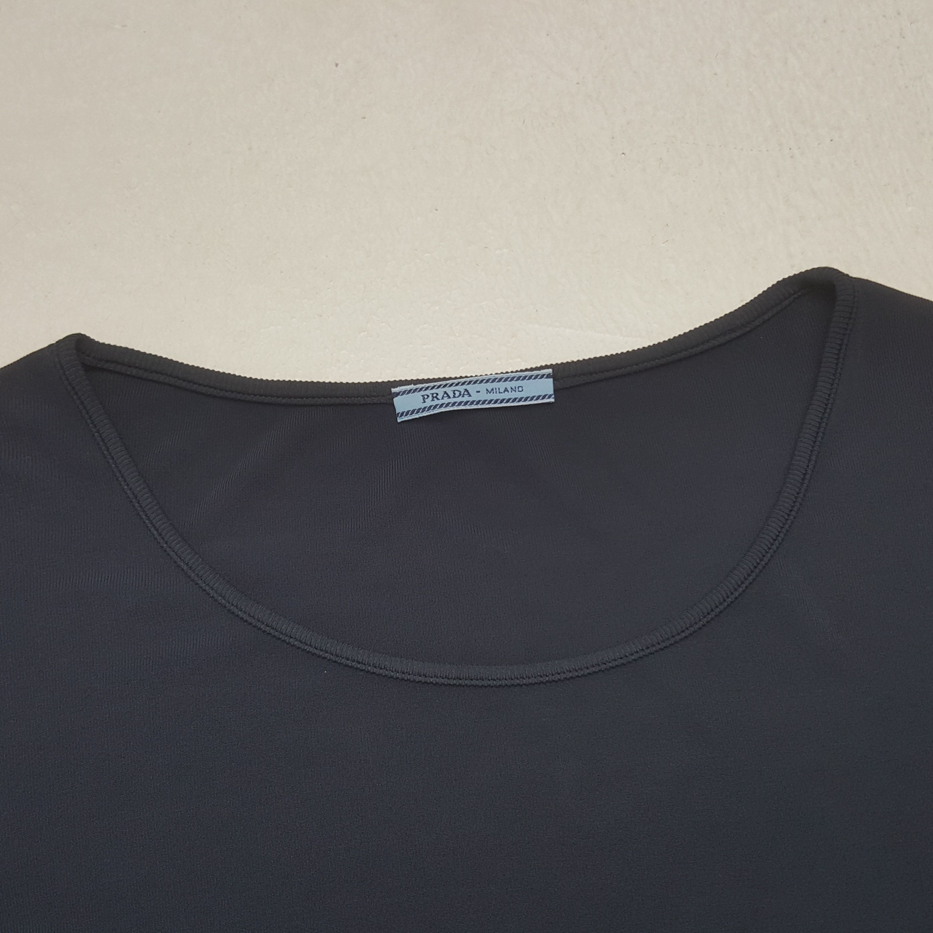 Prada Vintage Prada Designer Brand Plain Tshirt RR23 Size US S / EU 44-46 / 1 - 4 Thumbnail
