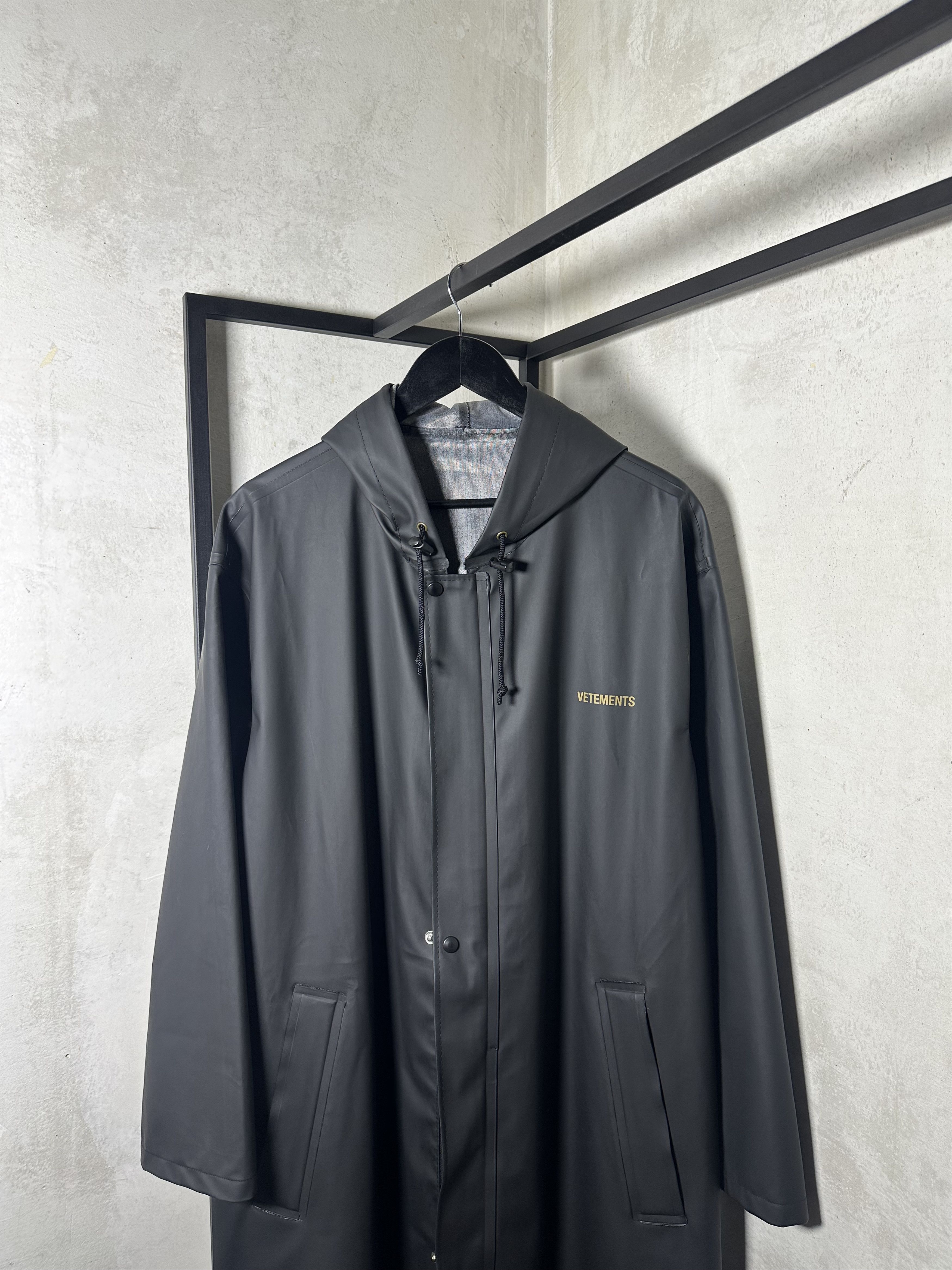 Vetements Vetements - F/W 18 - Oversized Rain Coat Size US L / EU 52-54 / 3 - 2 Thumbnail