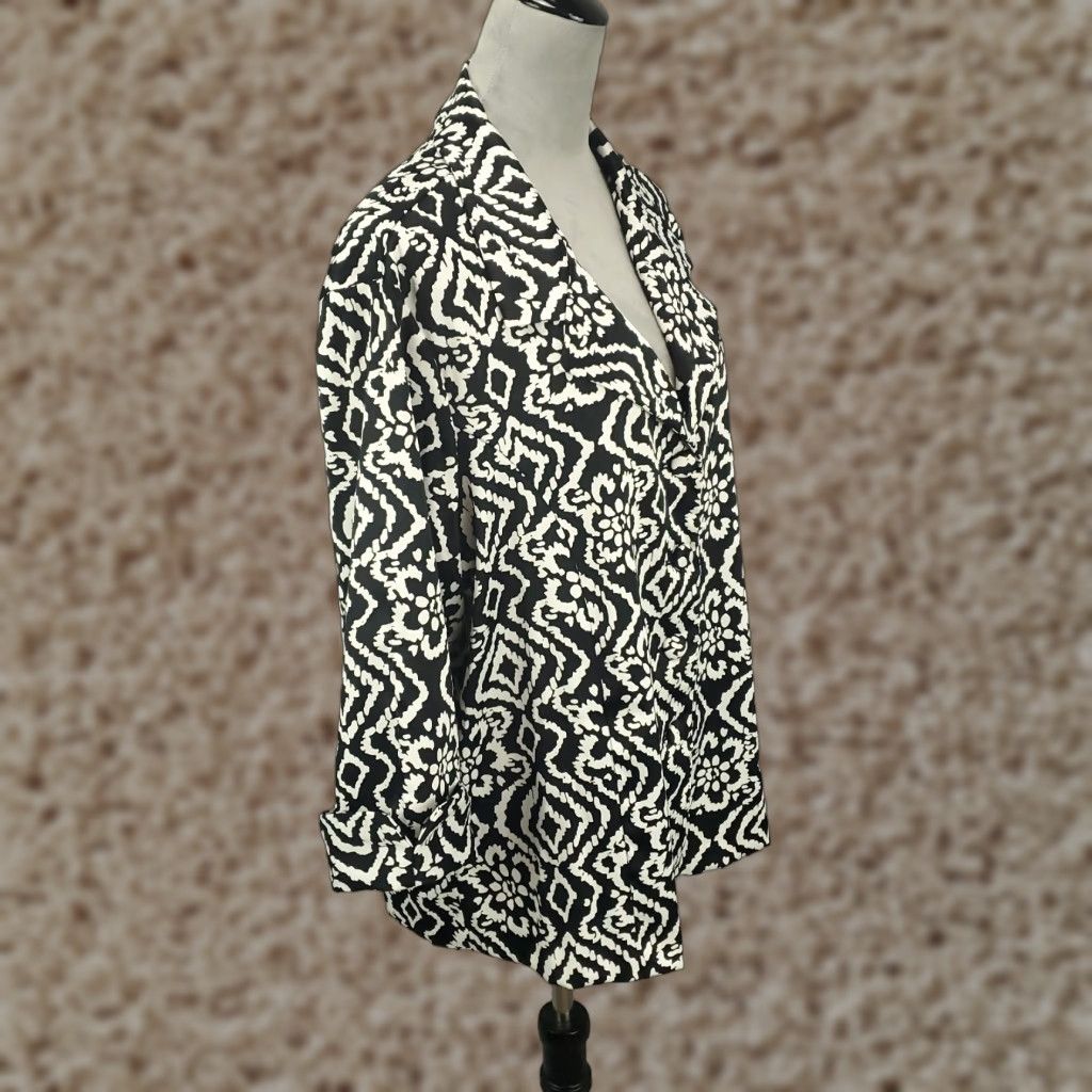 Vintage Dressbarn Button Up Top Womens 2X Black White Geometric Floral Mixed Print Size XXL / US 16-18 / IT 52-54 - 1 Thumbnail