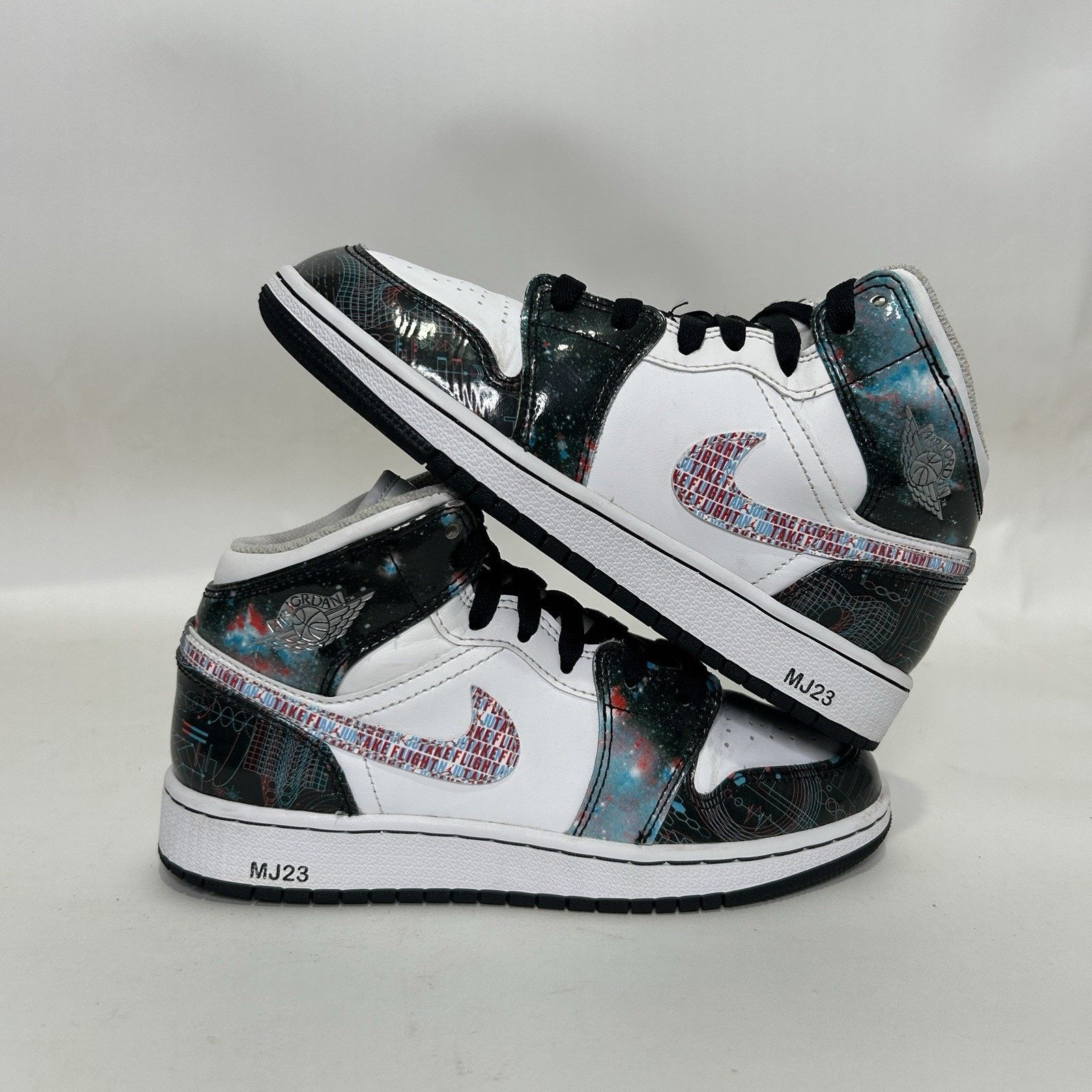 Nike Nike Air Jordan 1 Mid Retro SE GS “Take Flight” Size US 5.5 / IT 35.5 - 1 Thumbnail