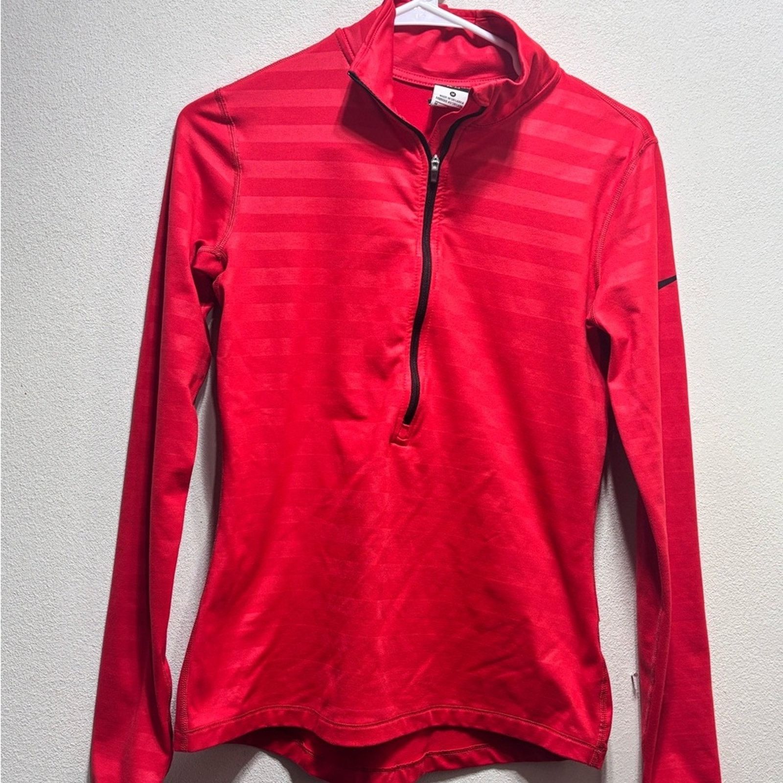Nike Nike Women's Red Long Sleeve Half-Zip Top Size M / US 6-8 / IT 42-44 - 1 Thumbnail