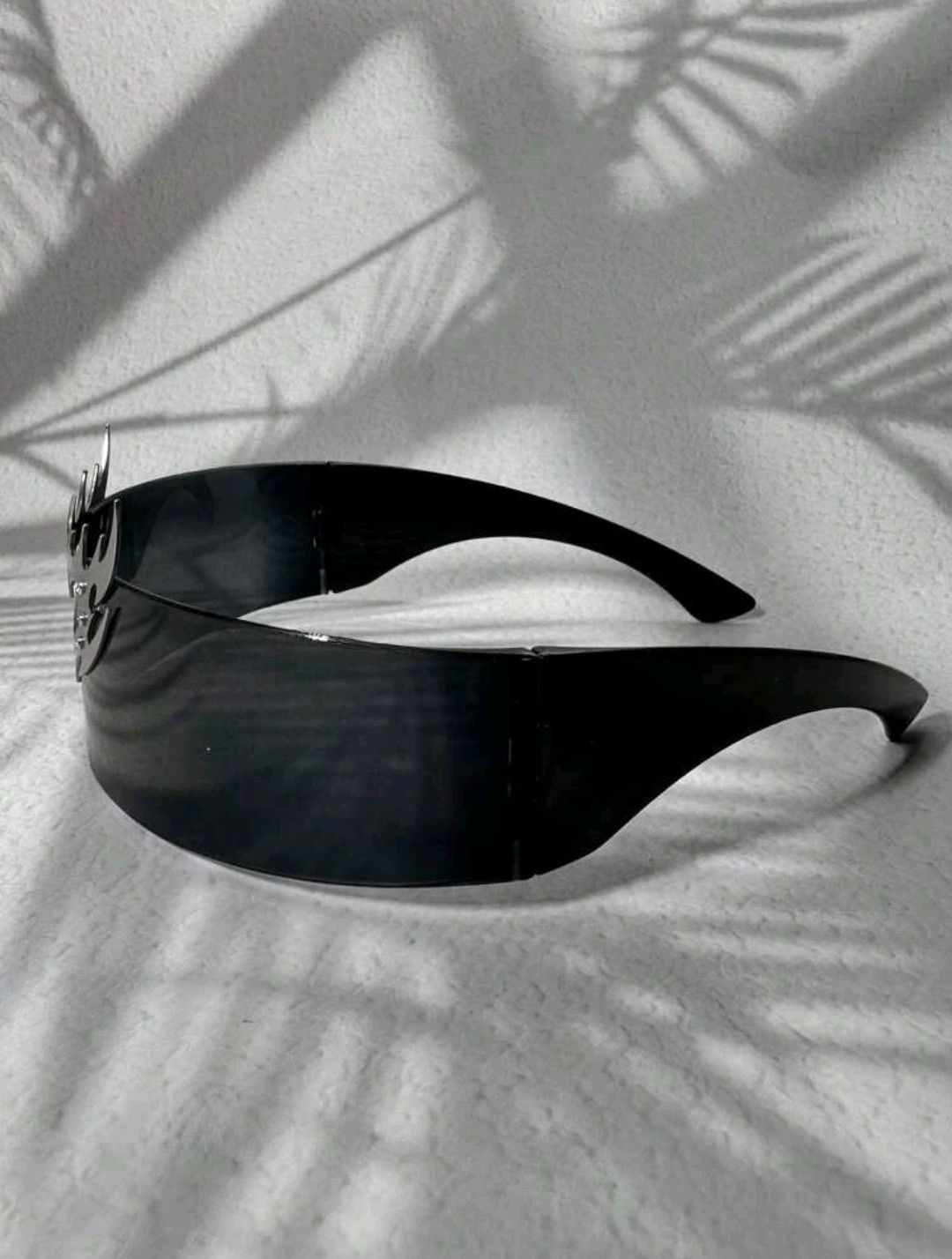 Electric Visual × Japanese Brand Cartoon Sci-fi Y2K Heart Decor Sunglasses sh Size ONE SIZE - 3 Thumbnail