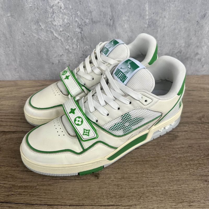Louis Vuitton Louis Vuitton Classic Trainer Sneakers in White and Green 0089 Size US 9.5 / EU 42-43 - 1 Thumbnail