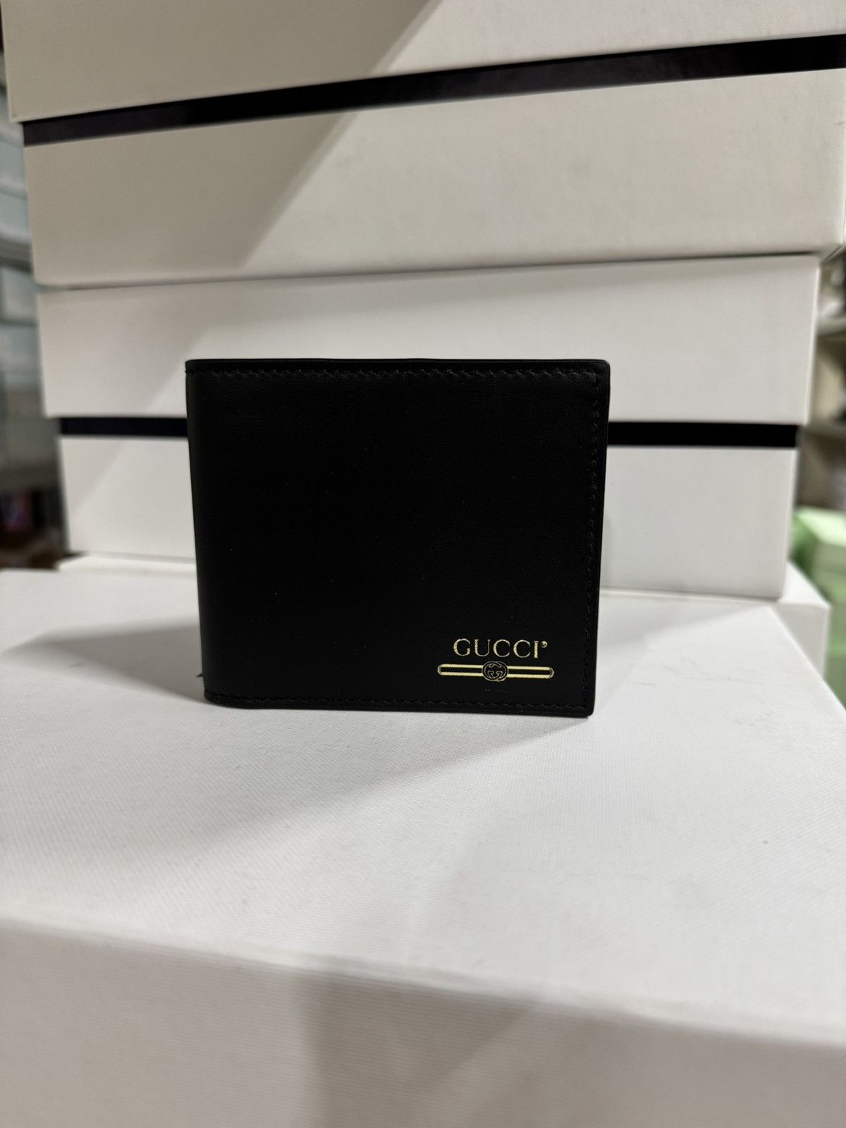 Gucci Bi-Fold Leather Wallet NEW 550$