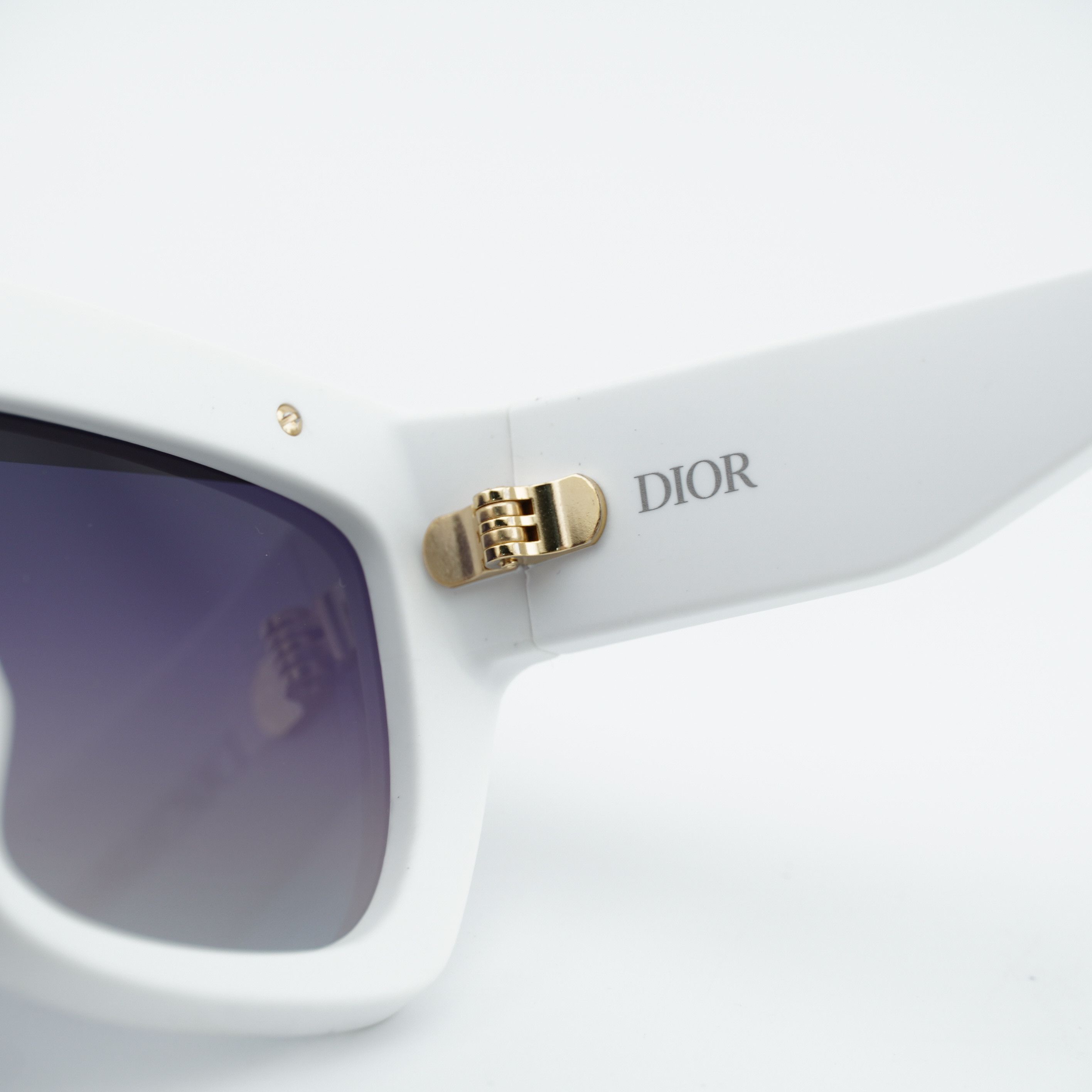 Dior Dior DIORCLUB M7U 51A5 Sunglasses White Shield Frame Size ONE SIZE - 10 Thumbnail
