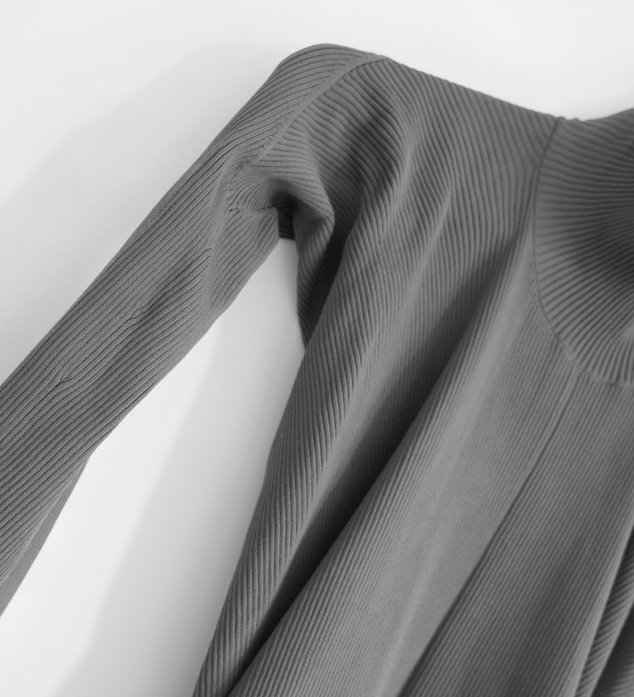 Louis Vuitton Louis Vuitton Spring 2008 Engineered Skinny Sweater Size S / US 4 / IT 40 - 2 Thumbnail