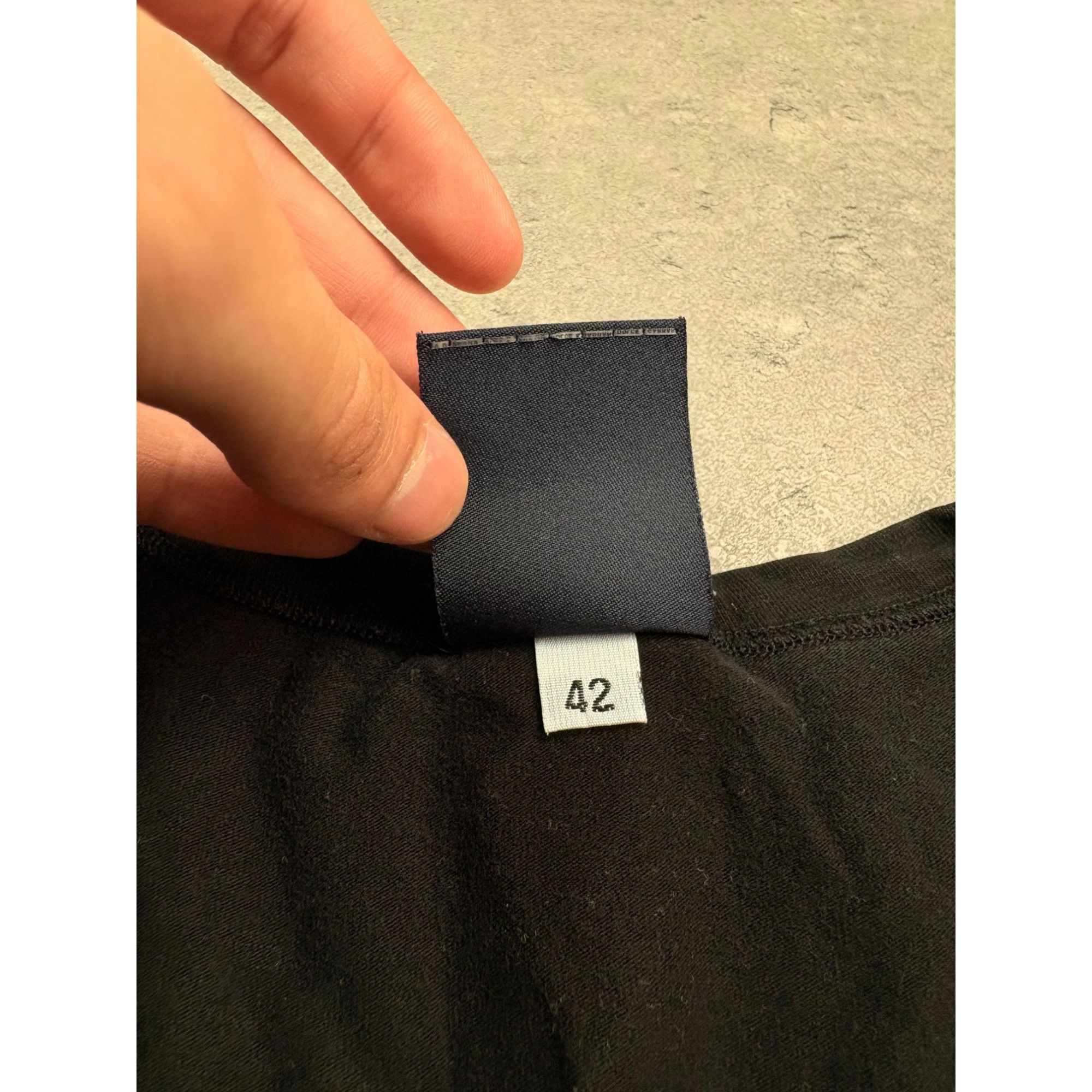 Dolce & Gabbana Dolce & Gabbana Black V-Neck 3/4 Sleeve T-Shirt With Minimal Size M / US 6-8 / IT 42-44 - 12 Thumbnail