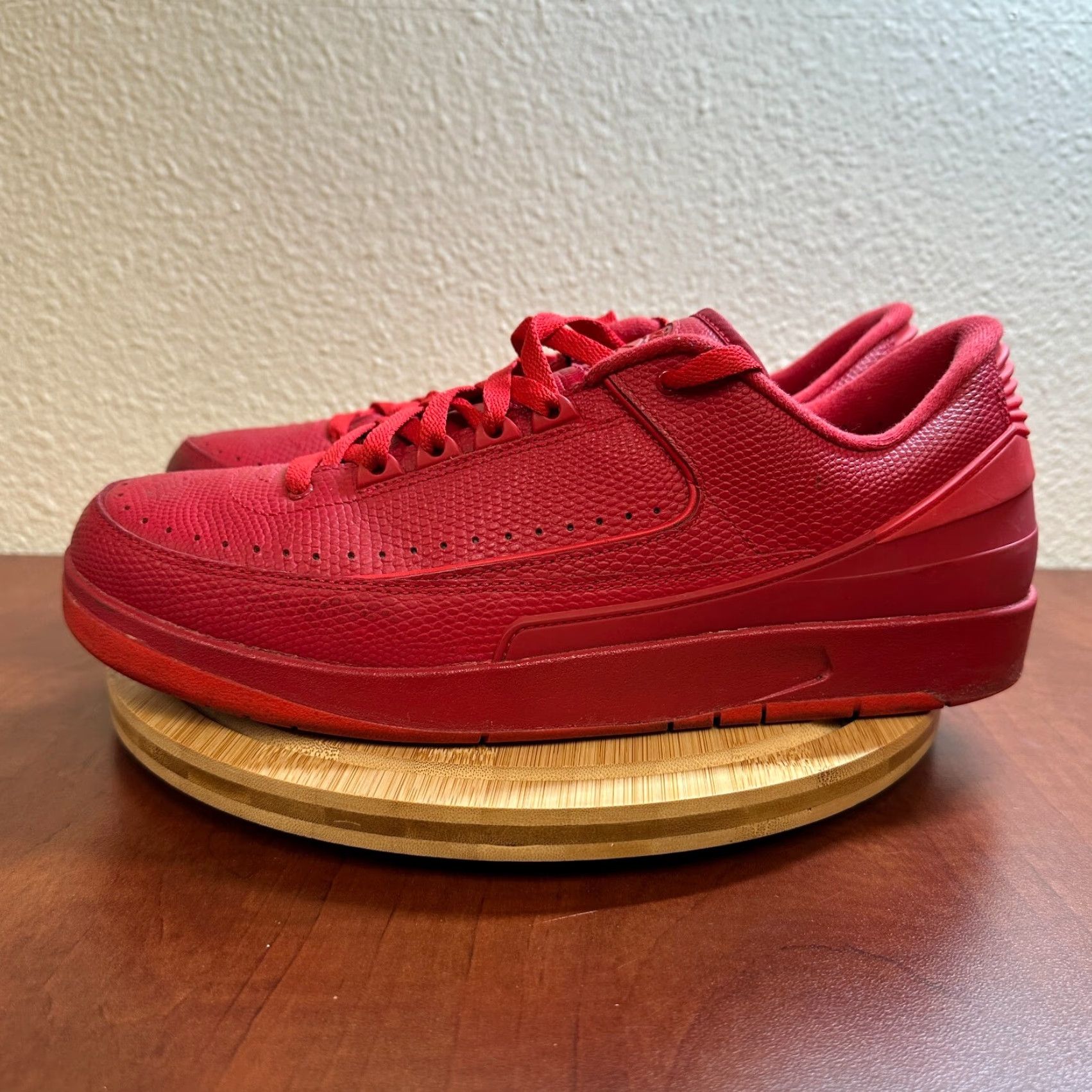 Jordan Brand VINTAGE Jordan 2 Retro Shoes Mens 12 Red Leather Low Top Gym Basketball 832819-606 Size US L / EU 52-54 / 3 - 5 Thumbnail