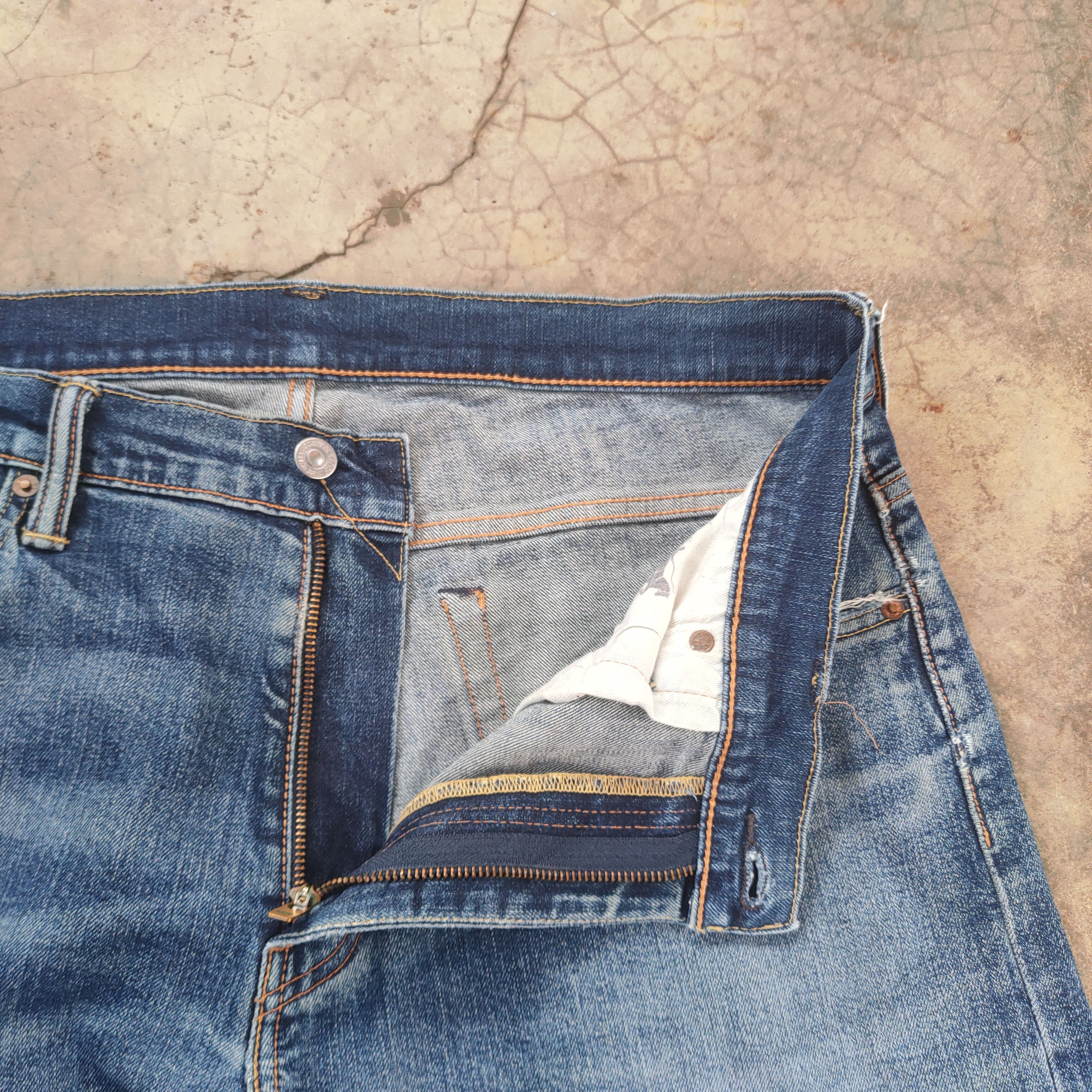 Levi's Vintage Clothing VINTAGE LEVI'S FADED DISTRESSED DENIM JEAN PANTS Size US 36 / EU 52 - 7 Thumbnail