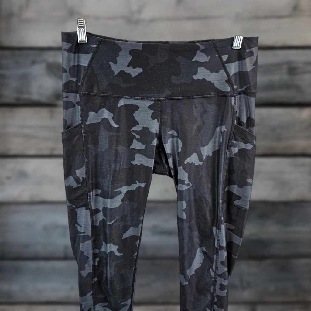 Prana VINTAGE Prana Womens Leggings 1X Black Gray Camo Pull On Pockets Size 40" / US 18 - 1 Thumbnail