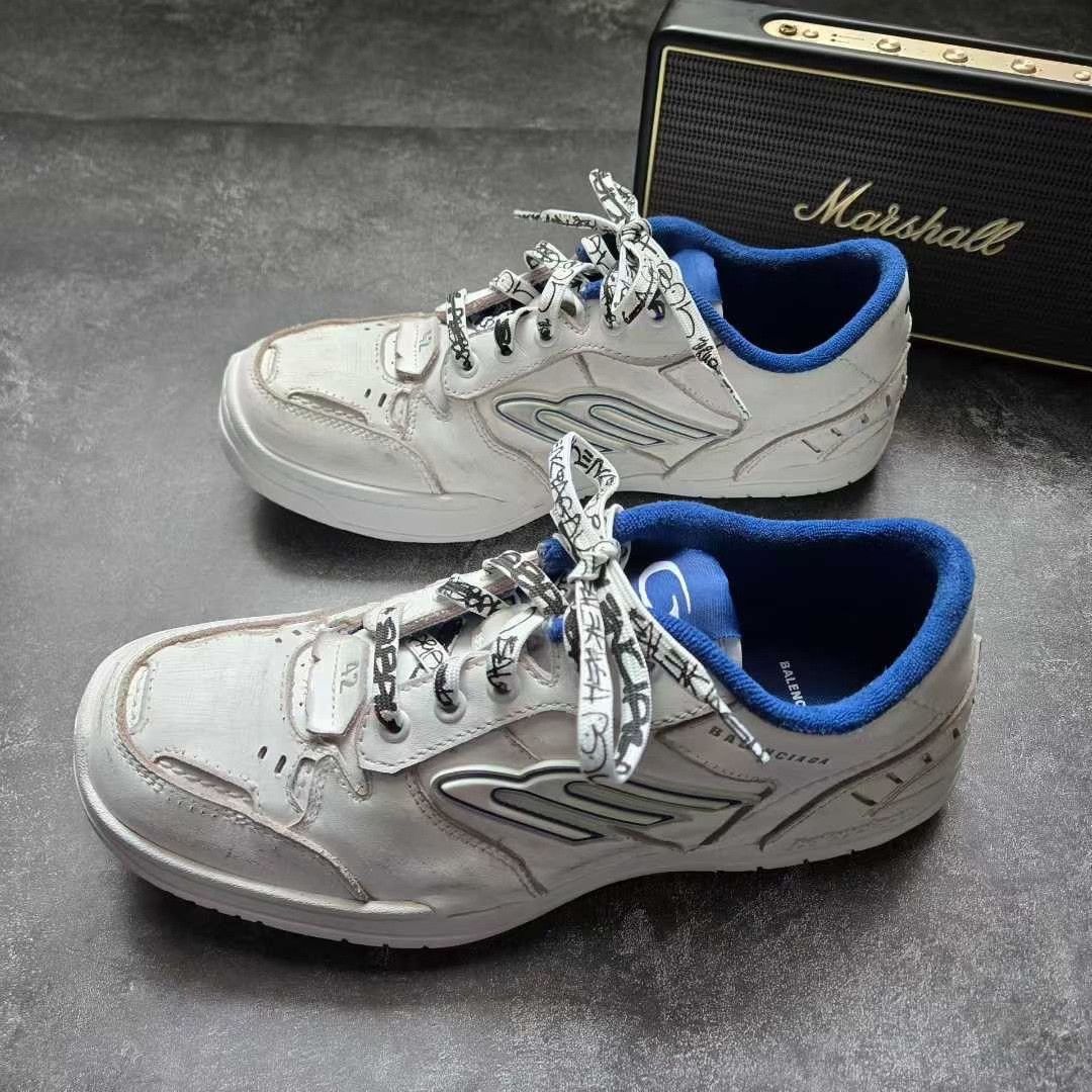 Balenciaga Balenciaga Blue Lowtop Sneakers 42 Men Size US 9 / EU 42 - 1 Thumbnail