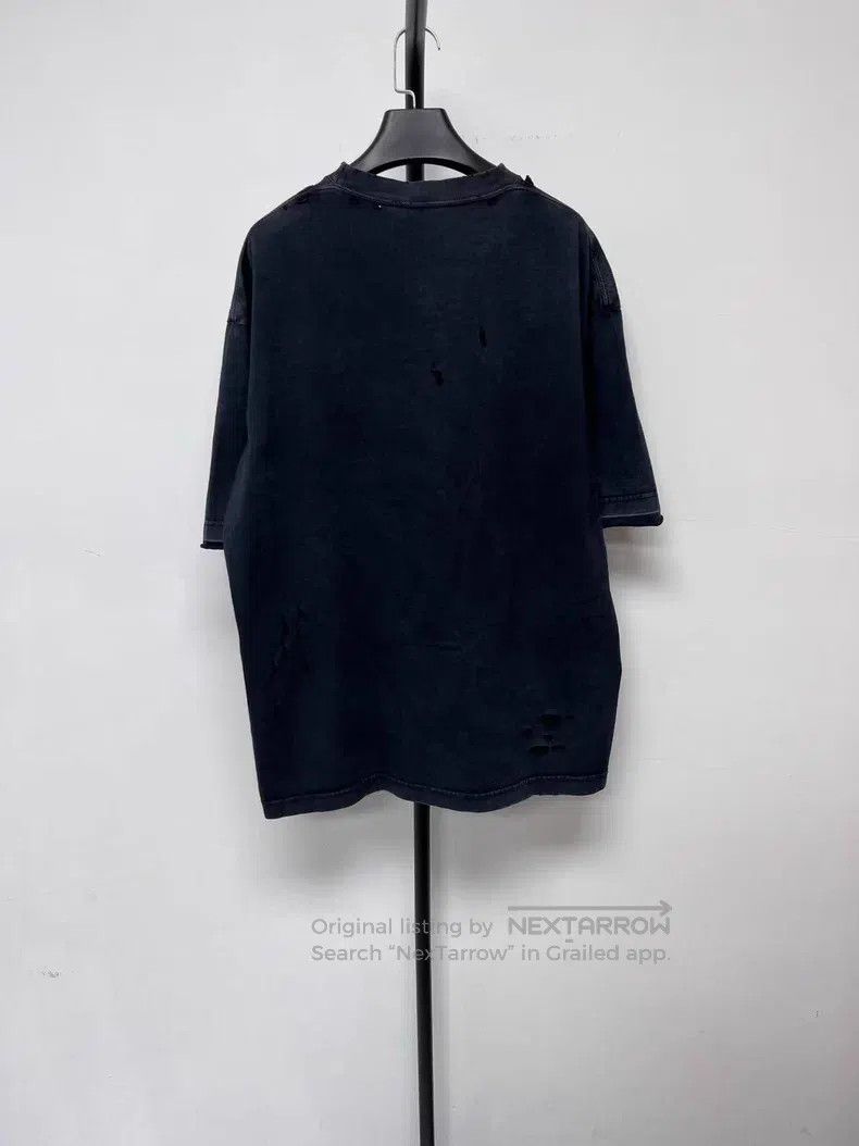 Balenciaga Balenciaga Letter Logo Printed Cracked, Worn, Hole, Distre Size US M / EU 48-50 / 2 - 2 Thumbnail