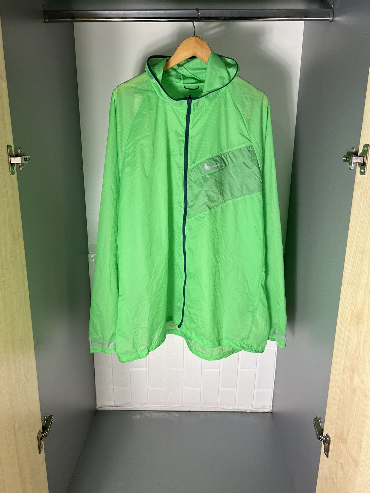 Nike VERY RARE NIKE RUNNING RAIN LIGHT JACKET NYLON JAPAN STYLE Size US XXL / EU 58 / 5 - 2 Thumbnail