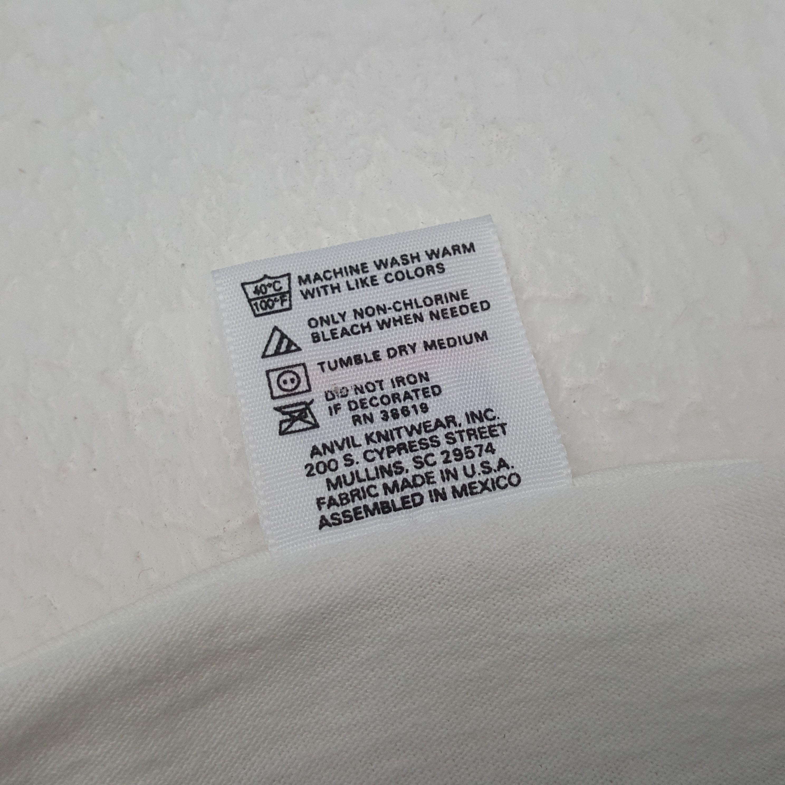 Other Vintage Marthas Vineyard by Big Hed Art Style T-shirt RR3 Size US L / EU 52-54 / 3 - 5 Thumbnail