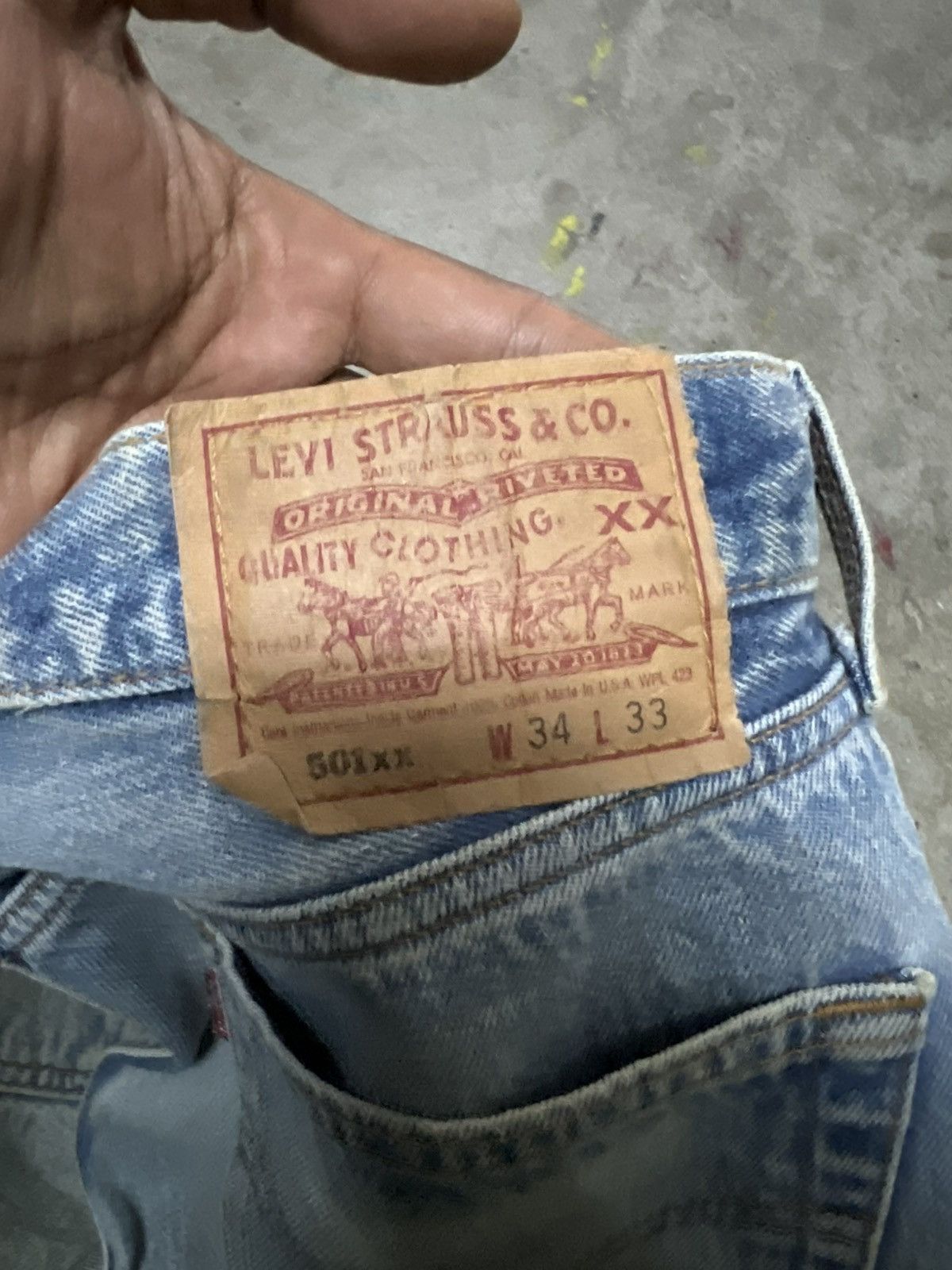 Levi's × Vintage VINTAGE LEVIS 501 KURT KOBAIN DISTRESSED DENIM PANT Size US 31 - 12 Thumbnail
