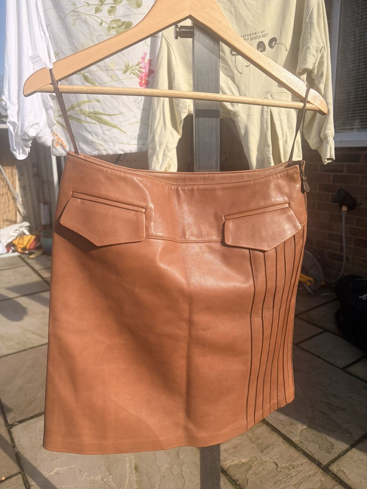 Vintage REAL LEATHER VINTAGE MINI SKIRT – UK 10 – MADE IN UK Size 28" / US 6 / IT 42 - 4 Thumbnail