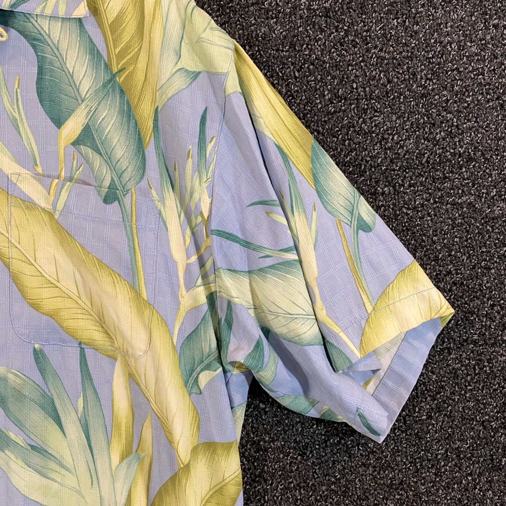 Tommy Bahama VINTAGE Tommy Bahama Men's Shirt Casual Short Sleeve Size M Blue Fern Floral Silk Hawaiian Button Up Size US M / EU 48-50 / 2 - 4 Thumbnail
