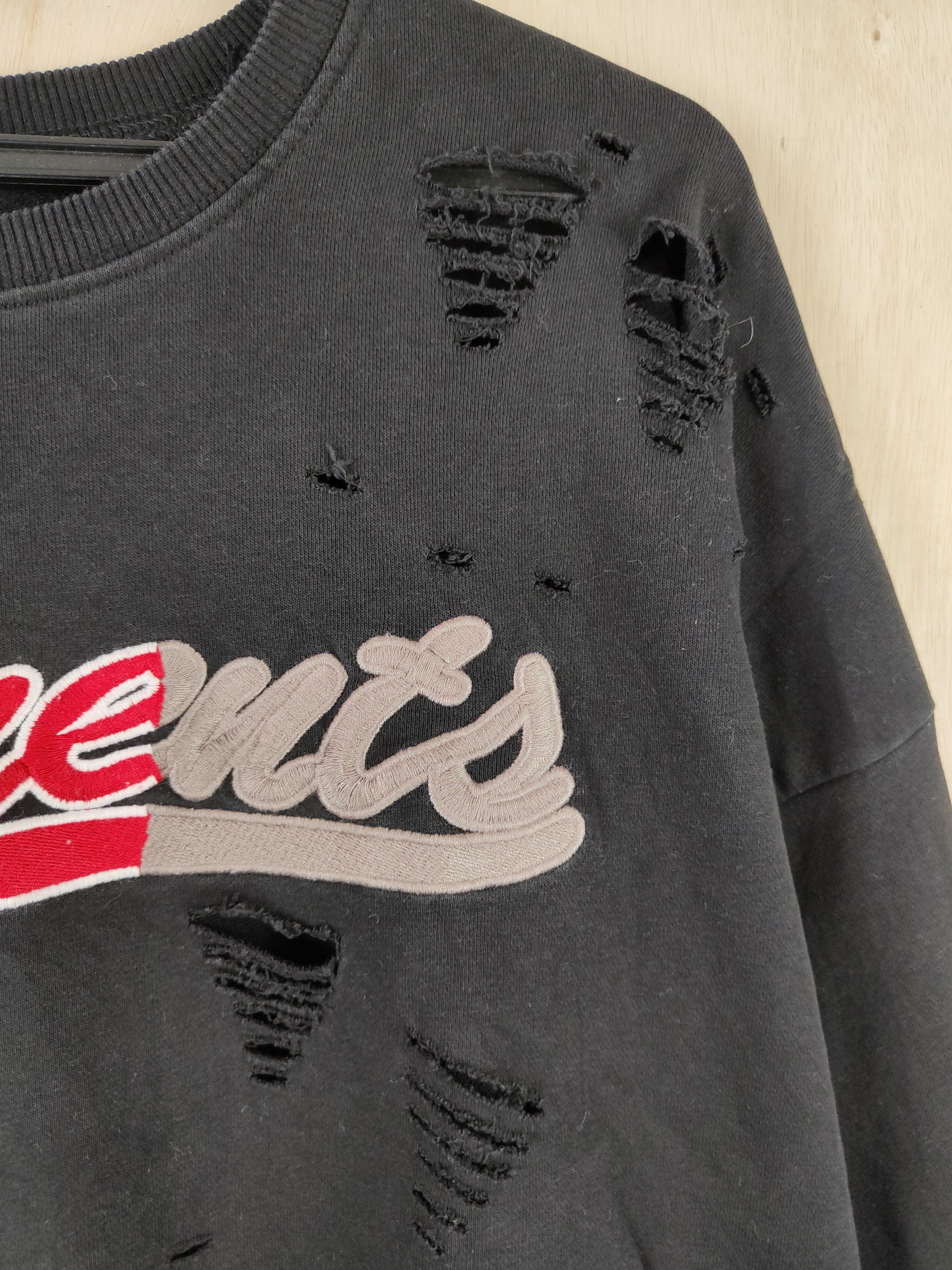 Japanese Brand × Vintage Japan ripped distressed spell out Black Sweatshirts #S2630 Size US L / EU 52-54 / 3 - 5 Thumbnail