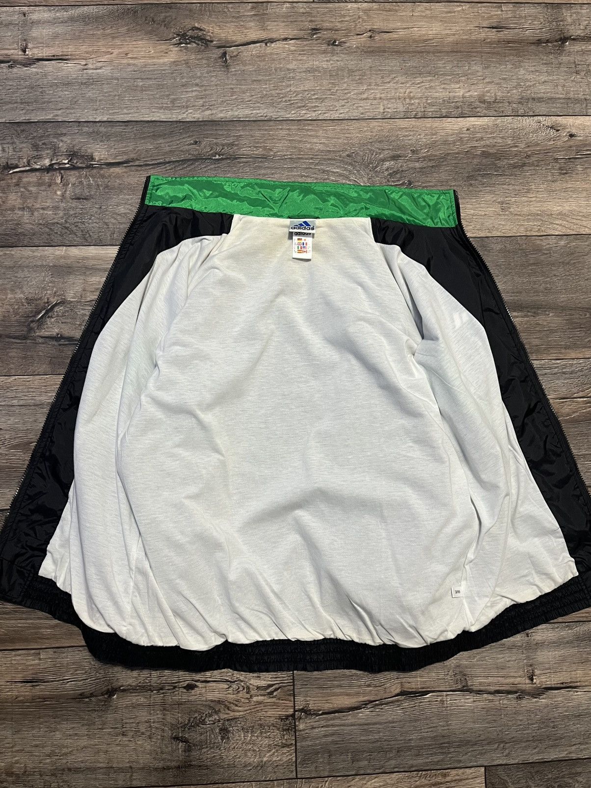 Adidas Vantage 90’s Adidas Black/Green Nylon Track Suit Size M Size US M / EU 48-50 / 2 - 7 Thumbnail