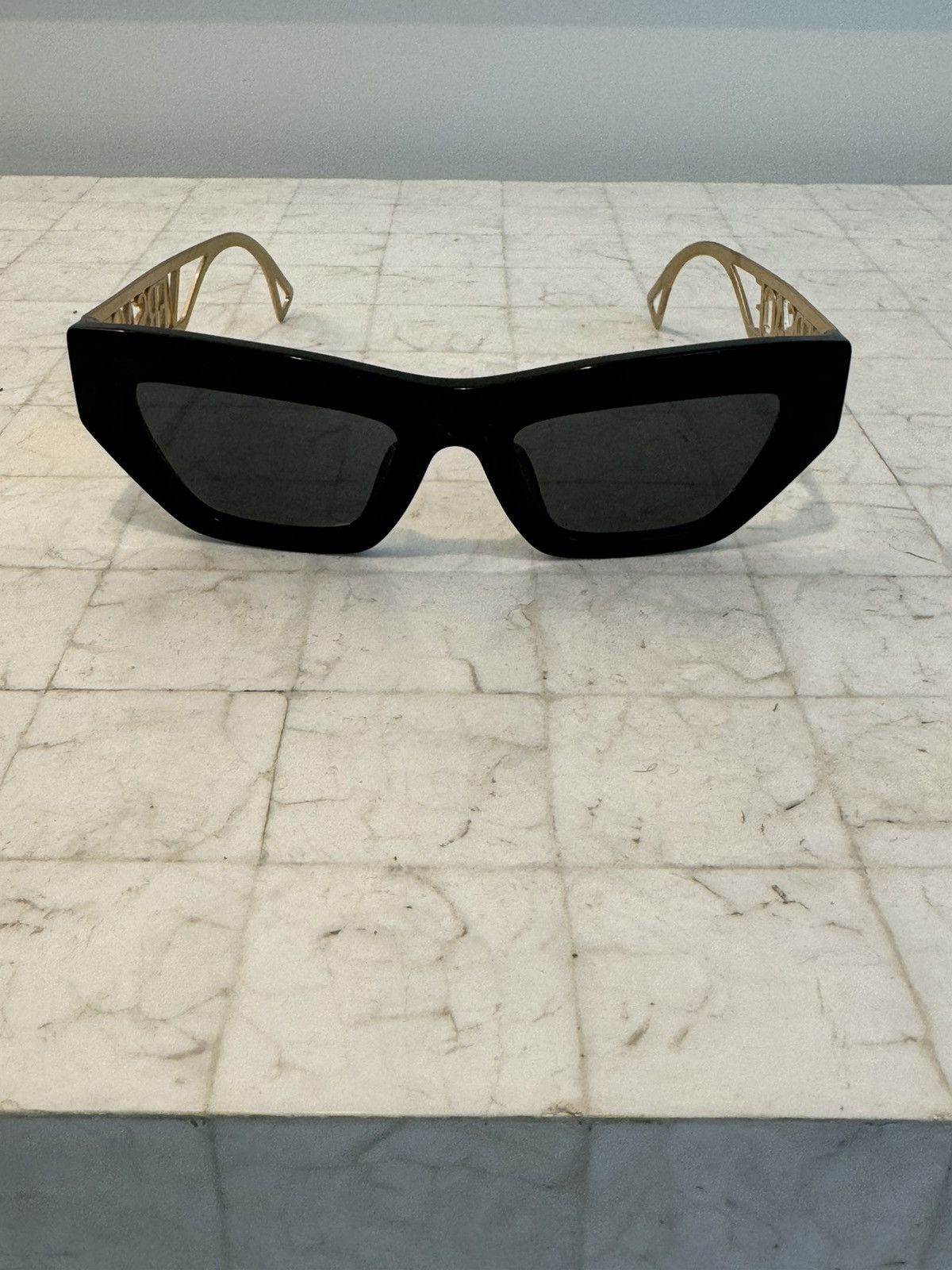Versace Versace rectangle sunglasses with gold detail Size ONE SIZE - 2 Thumbnail