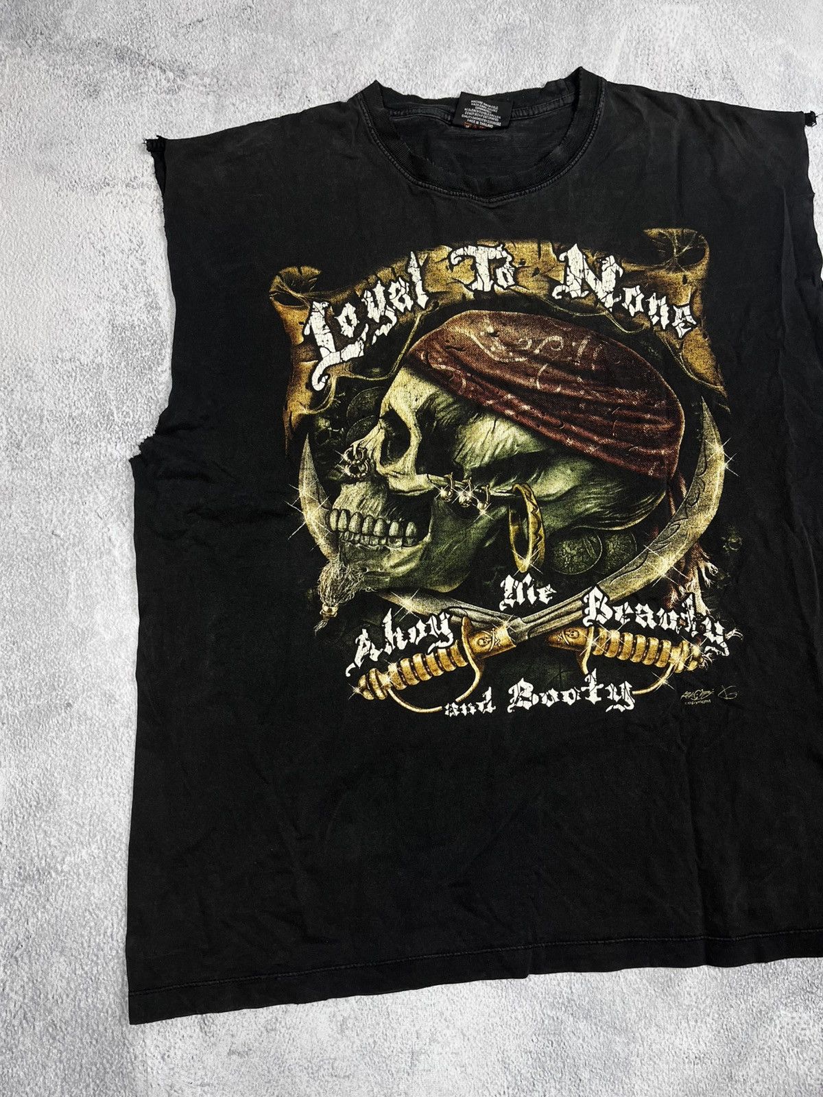 Band Tees Vintage 90s Loyal to None pirates big logo tank top size XXL Size US XXL / EU 58 / 5 - 2 Thumbnail