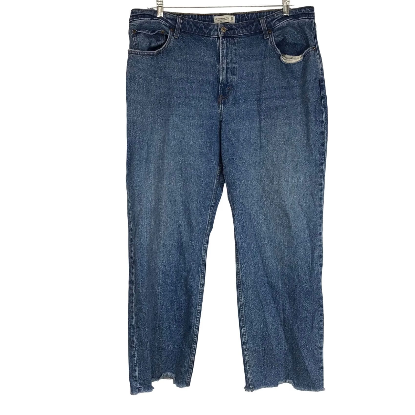 Abercrombie & Fitch VINTAGE Abercrombie & Fitch Curve Love The ’90s Relaxed Jean High Rise 20W Medium Wash Womens Jeans Distressed 5-Pocket Size 42" / US 20 - 2 Thumbnail
