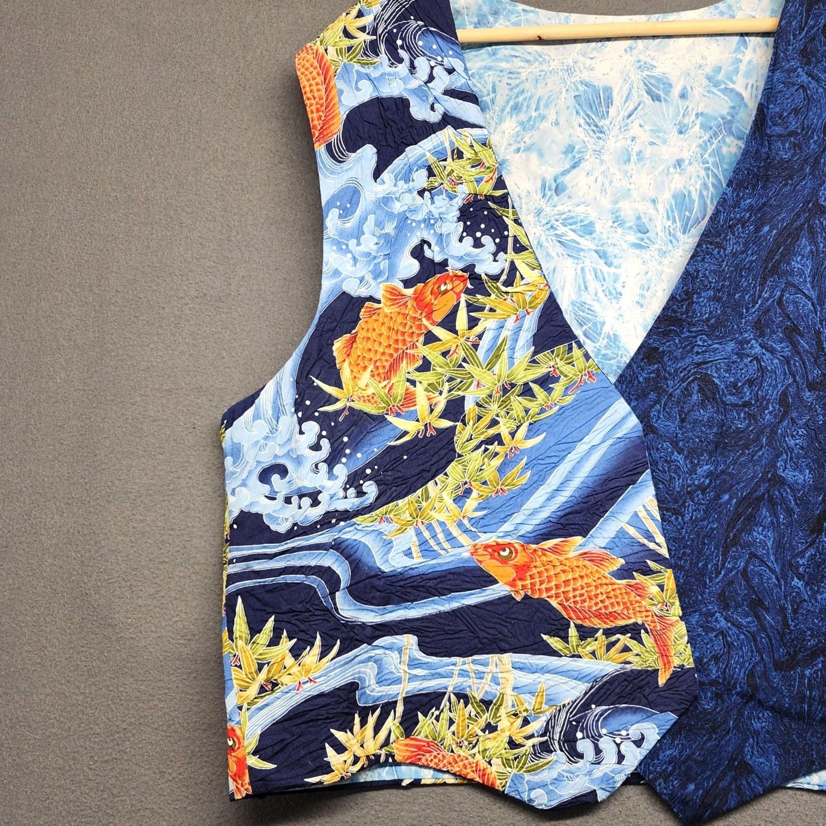 Vintage Koi Fish Waves Vest Mens XL Blue Japanese Print Open Front Lined Bamboo Handmade Size US XL / EU 56 / 4 - 5 Thumbnail