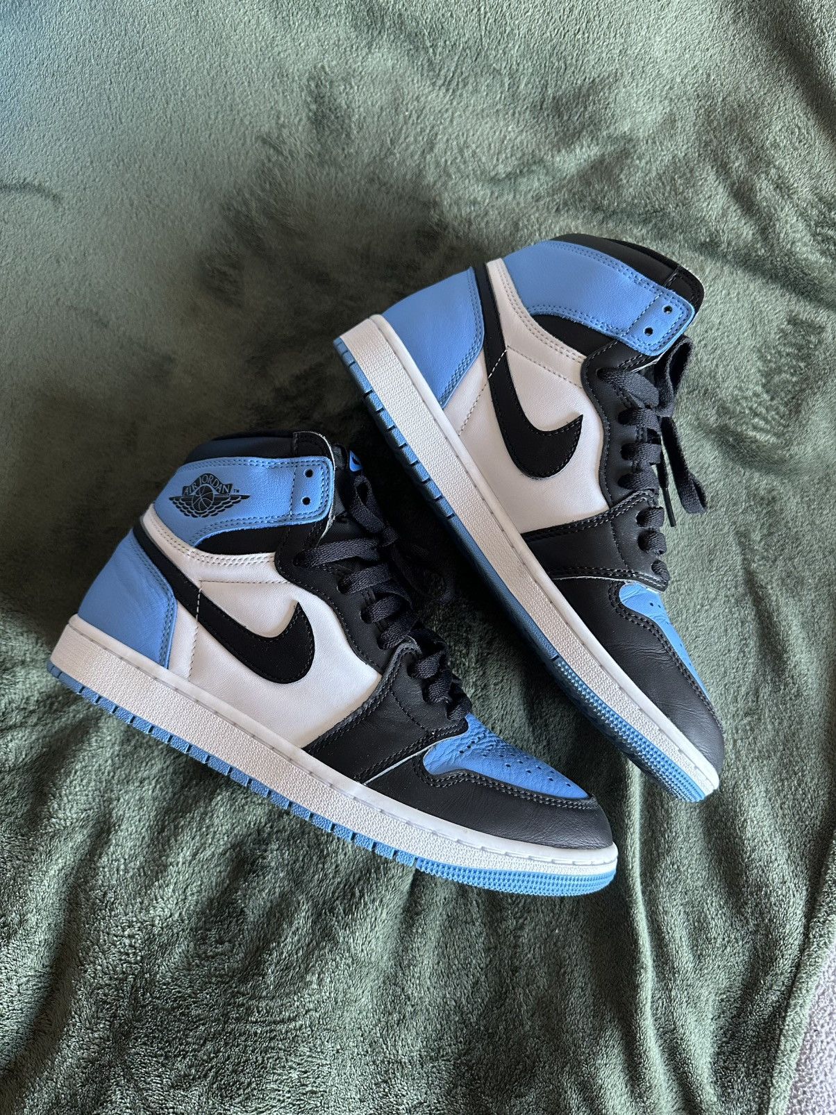 Jordan Brand Air jordan 1 retro high OG Unc Size US 9.5 / EU 42-43 - 1 Thumbnail