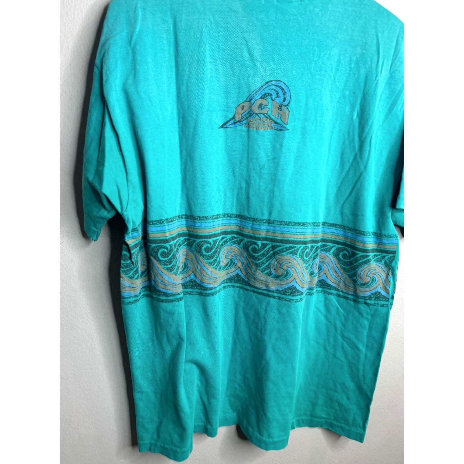 Vintage VINTAGE Pacific Coast Highway T-Shirt Crew Neck Short Sleeve Green 90s STITCH Graphic Print Size L Mens Size US L / EU 52-54 / 3 - 6 Thumbnail
